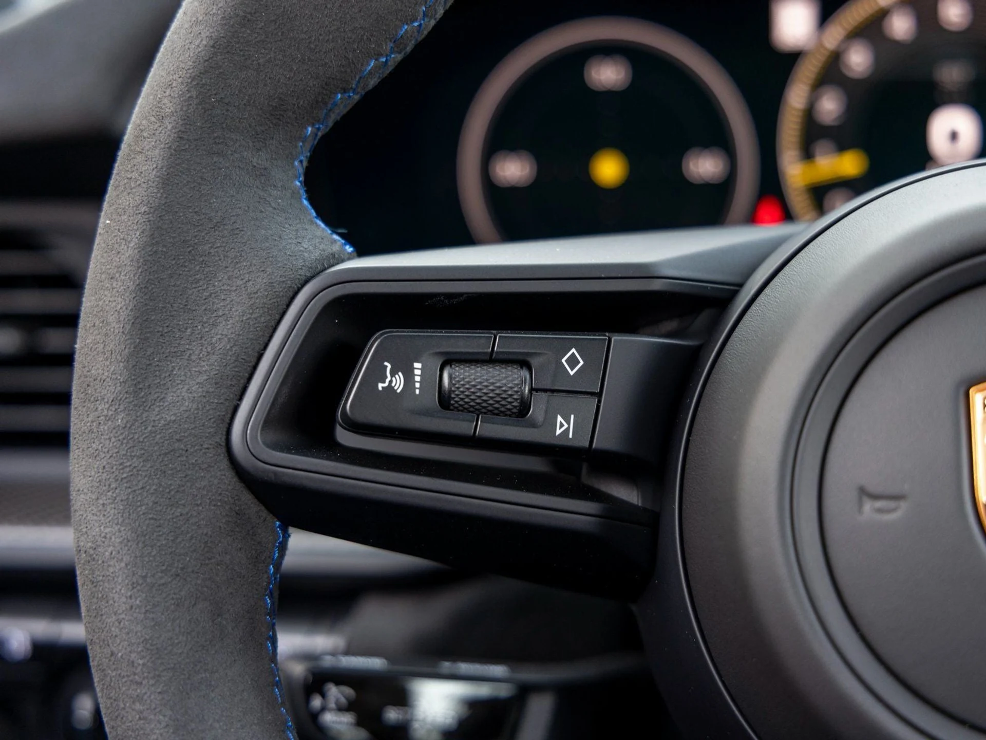 mph039_2192215037_40_2013295cee