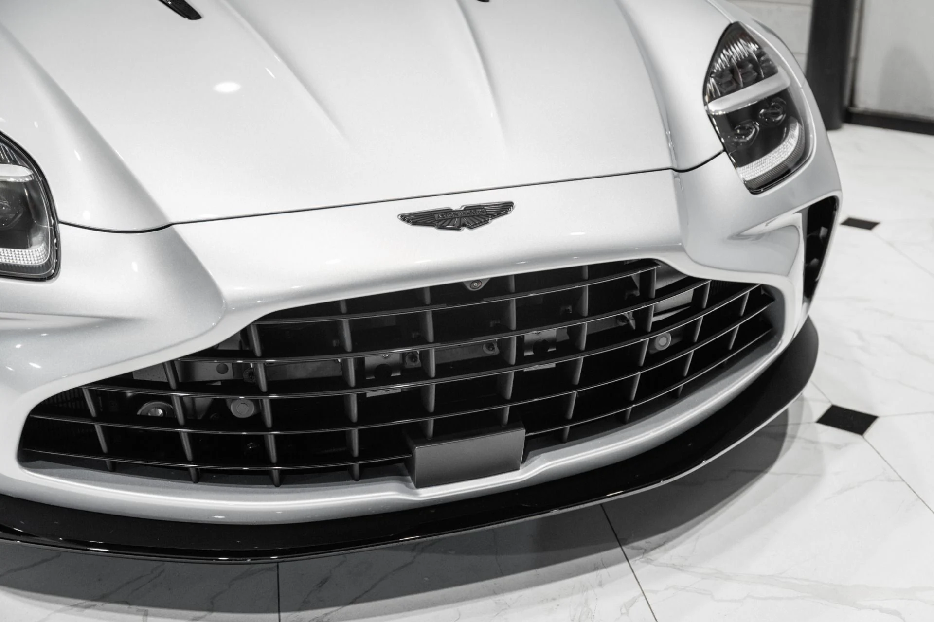 mph039_2198972036_New_2026_Aston_Martin_Vantage_S_Coupe_1767380172_648947e2e8