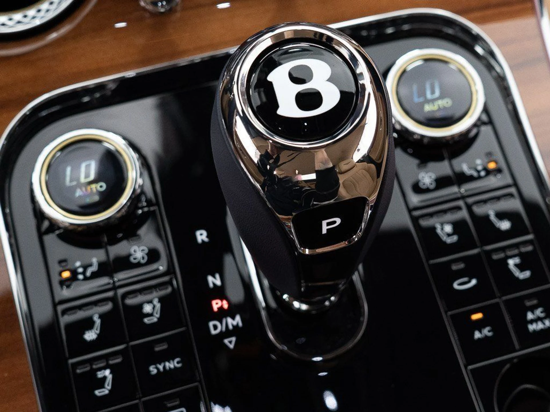 mph039_2200289319_48327f77af32f6cffe87eb49de96907d_f18665756a