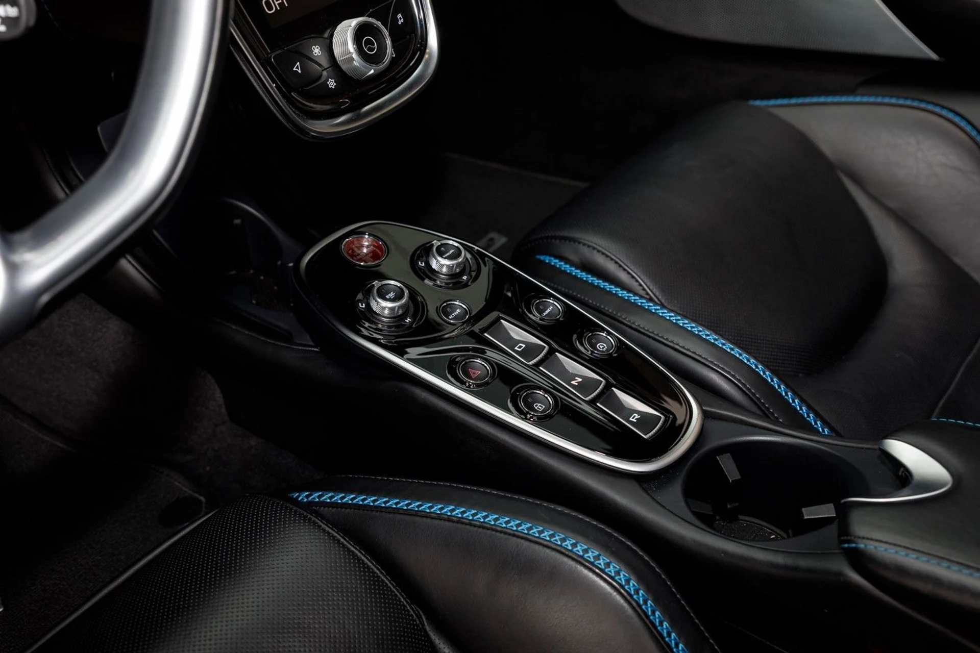 mph039_2216831669_642_p40_l_7e9c2d7814