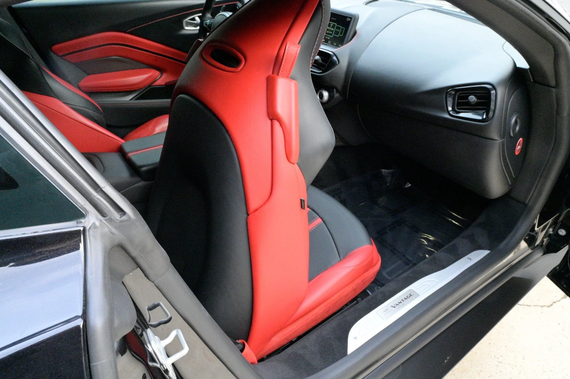 mph039_2216841650_07bfa7e26757486096789d98a7394fec_cb6573fe3e