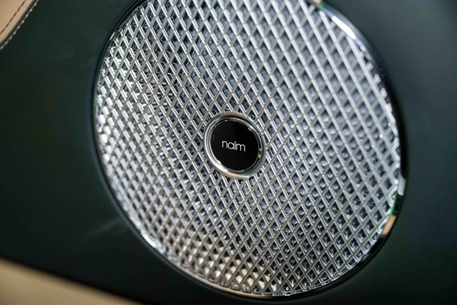 mph039_2226655525_Used_2024_Bentley_CONTINENTAL_GTC_Azure_V8_1705167194_17938aa867