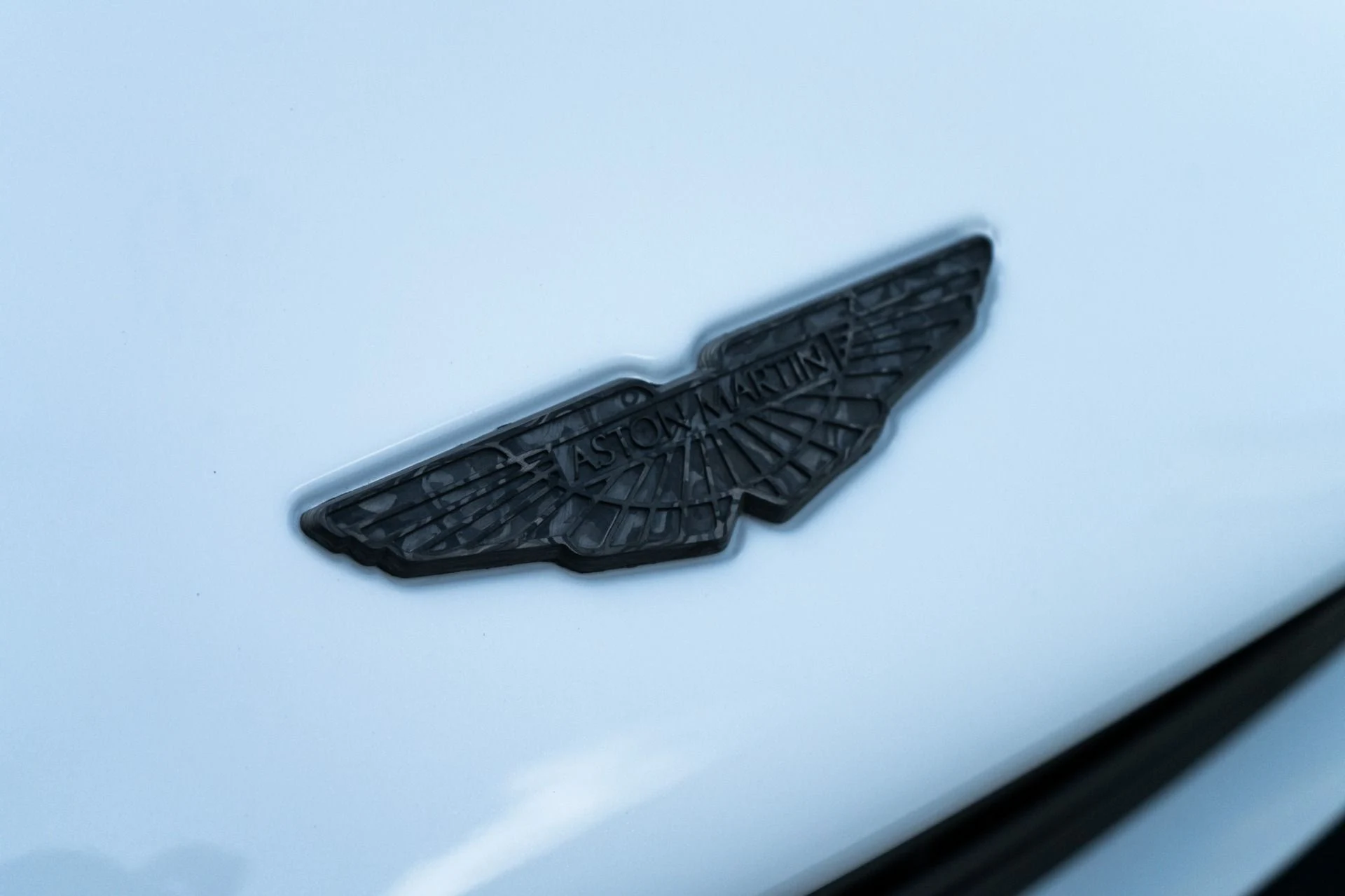 mph039_22333514_Used_2019_Aston_Martin_DB_11_AMR_1785363698_ff8cb5fab0
