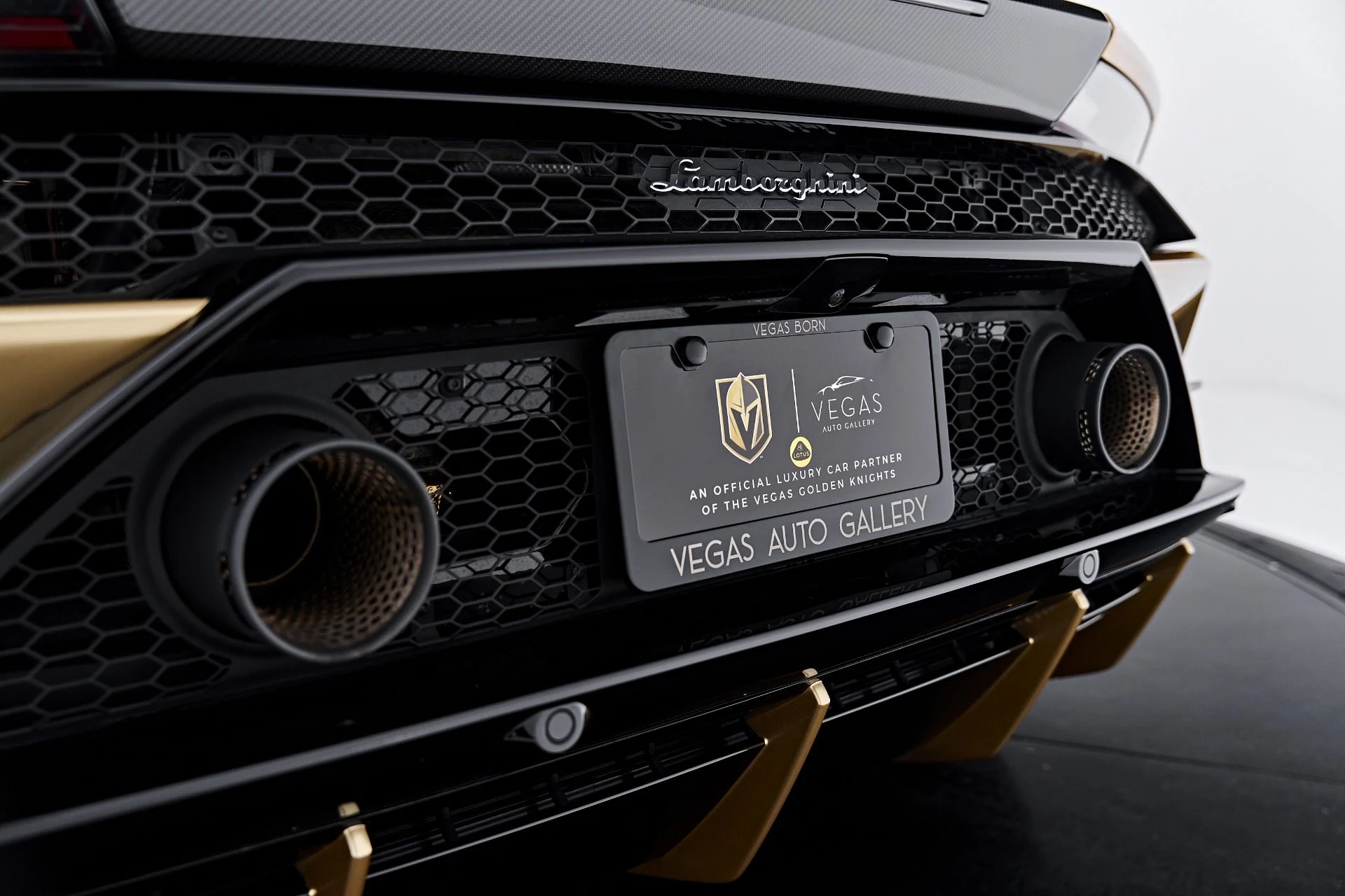 mph039_223635537_Used_2022_Lamborghini_Huracan_EVO_Base_1791315910_ff49b9923c
