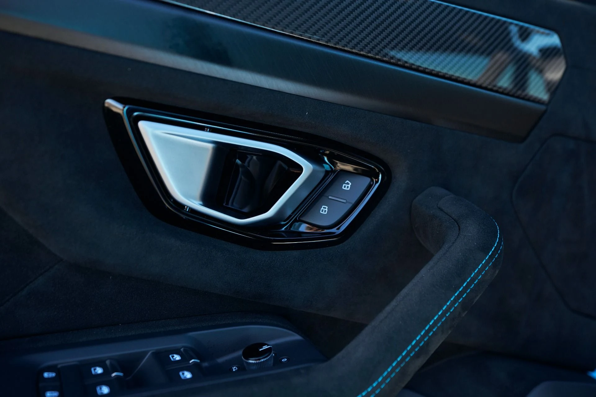 mph039_2242529991_Used_2024_Lamborghini_Urus_Performante_1764957636_a3af36f288