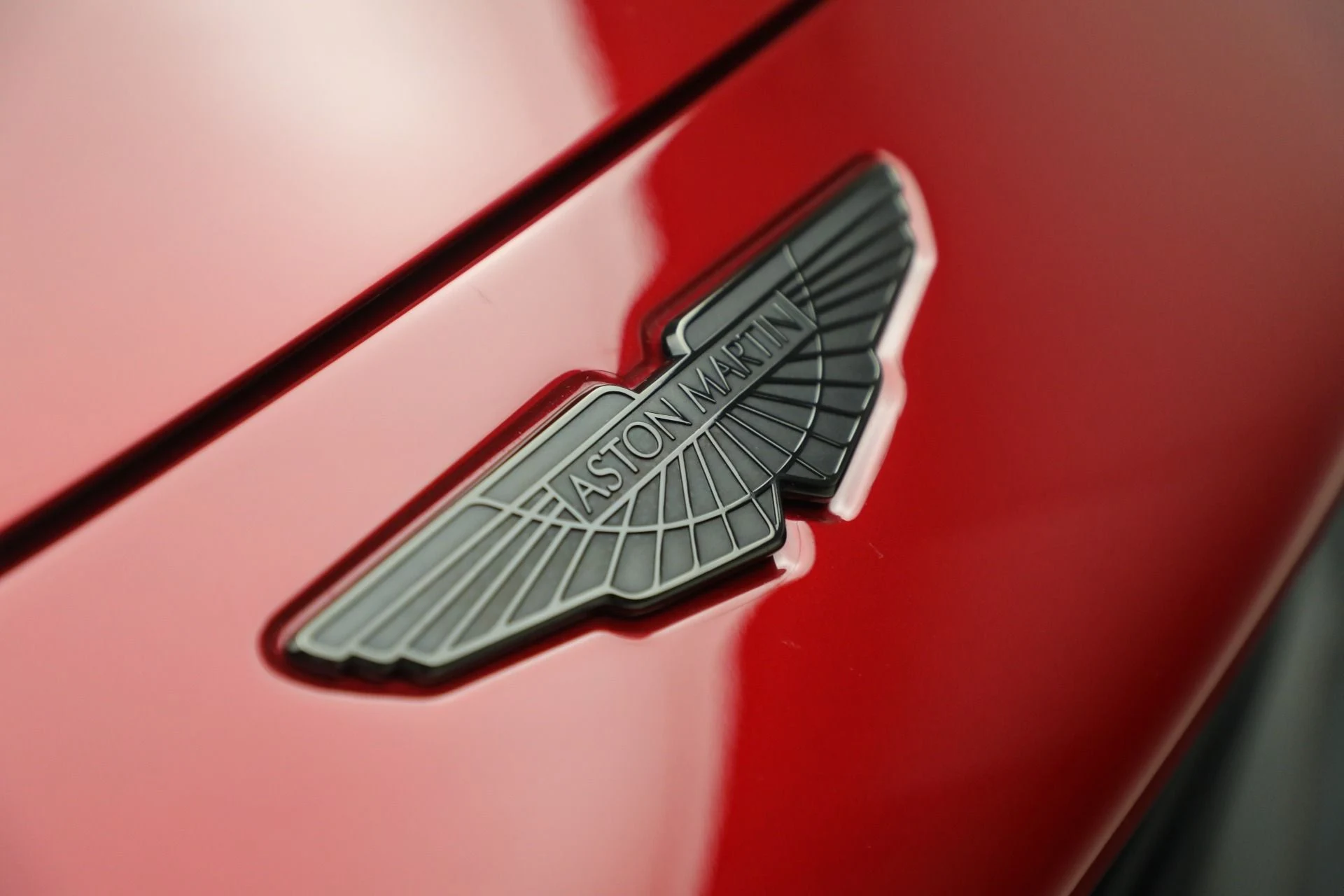 mph039_2246193760_Used_2023_Aston_Martin_Vantage_V12_68a70f8254