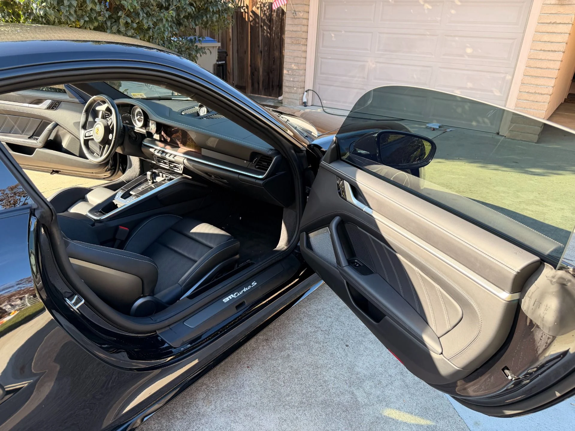 mph039_2255472596_Used_2021_Porsche_911_Turbo_S_1766101435_a143afca0a