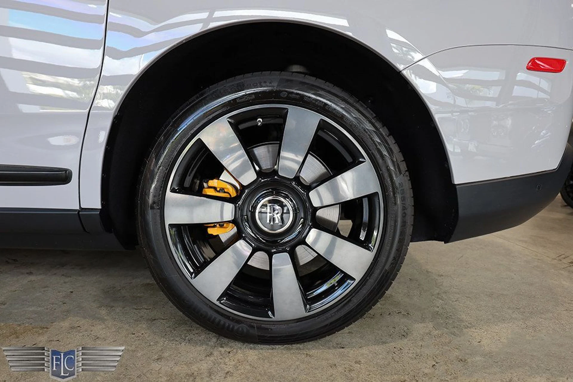 mph039_2262847881_used_2024_rolls_royce_cullinan_blackbadgesportutility_9689_22957854_40_1024_25aa02470c