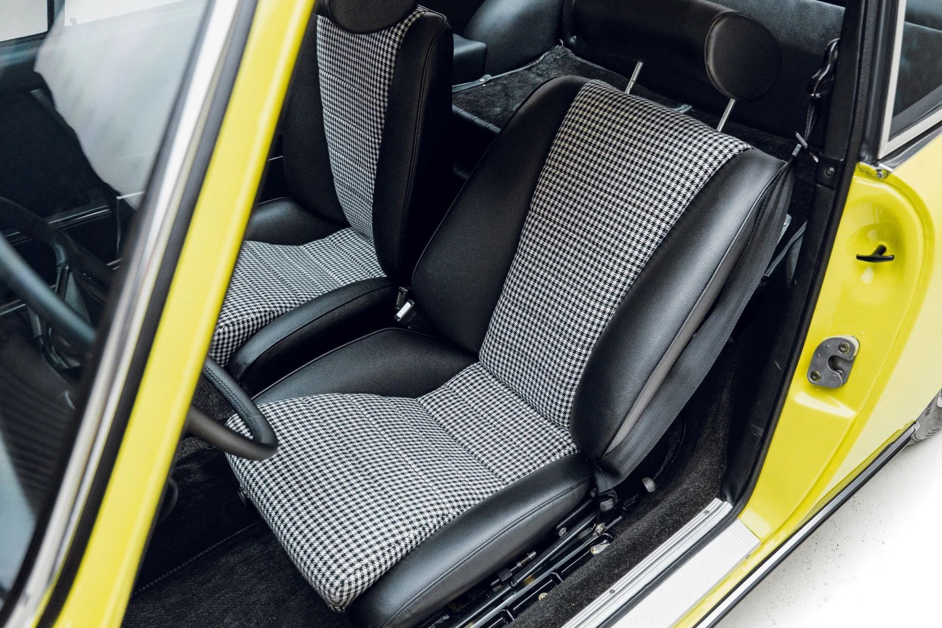 mph039_2277674768_Used_1973_Porsche_911_S_1784324222_ddf8da13c5