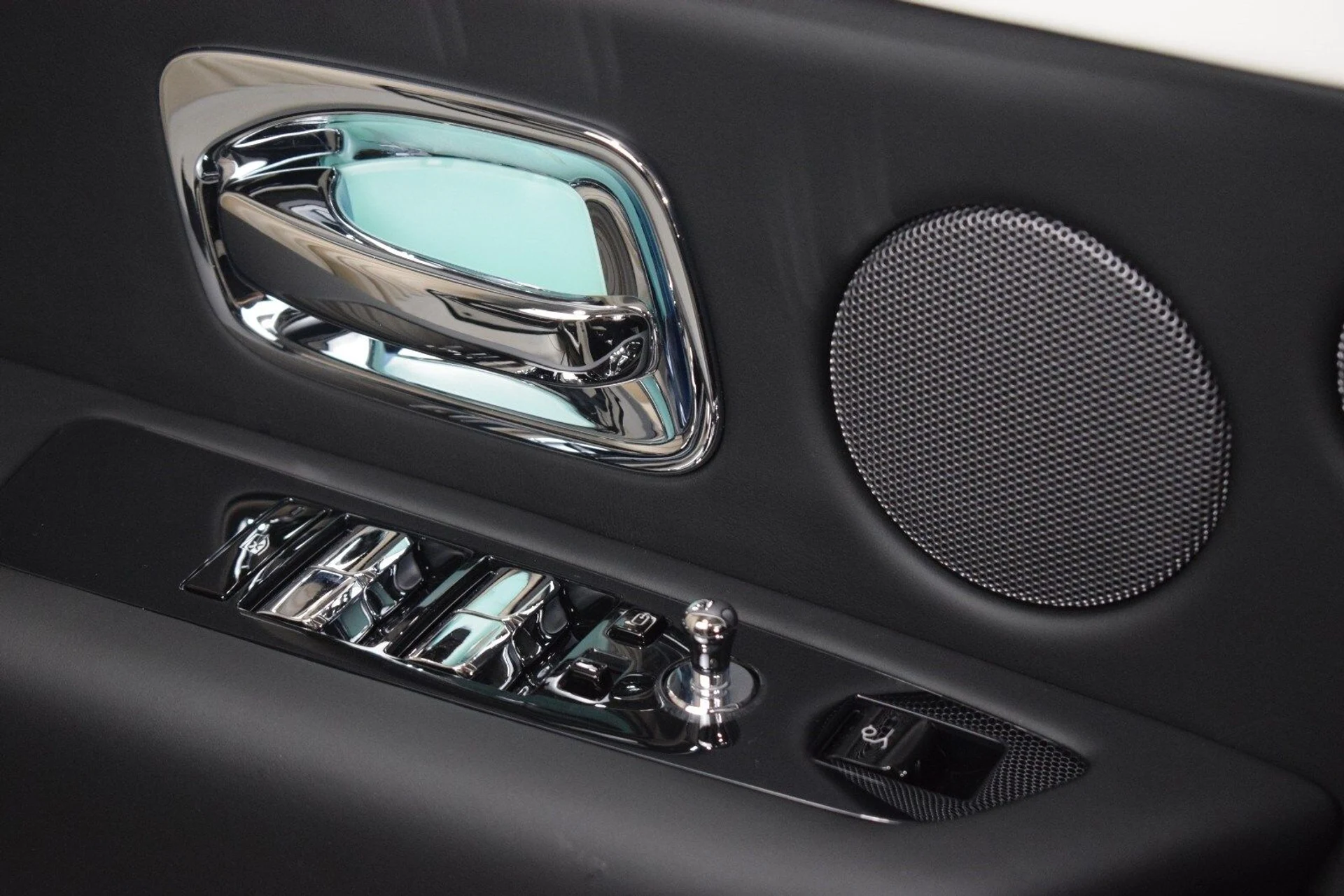 mph039_2279126038_f080030f76b4ed0fecba4bb431e04521x_57d650101e