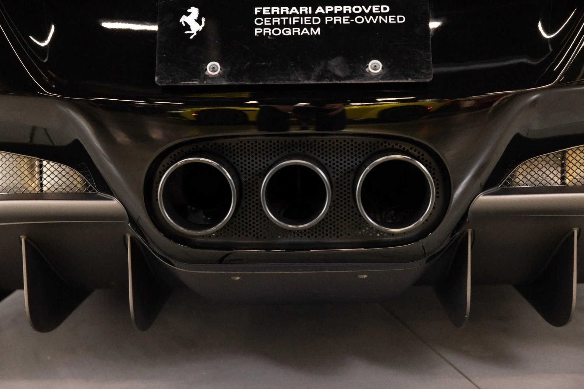 mph039_2282448759_Used_2015_Ferrari_458_Italia_1784296496_b8ffb2d0fa