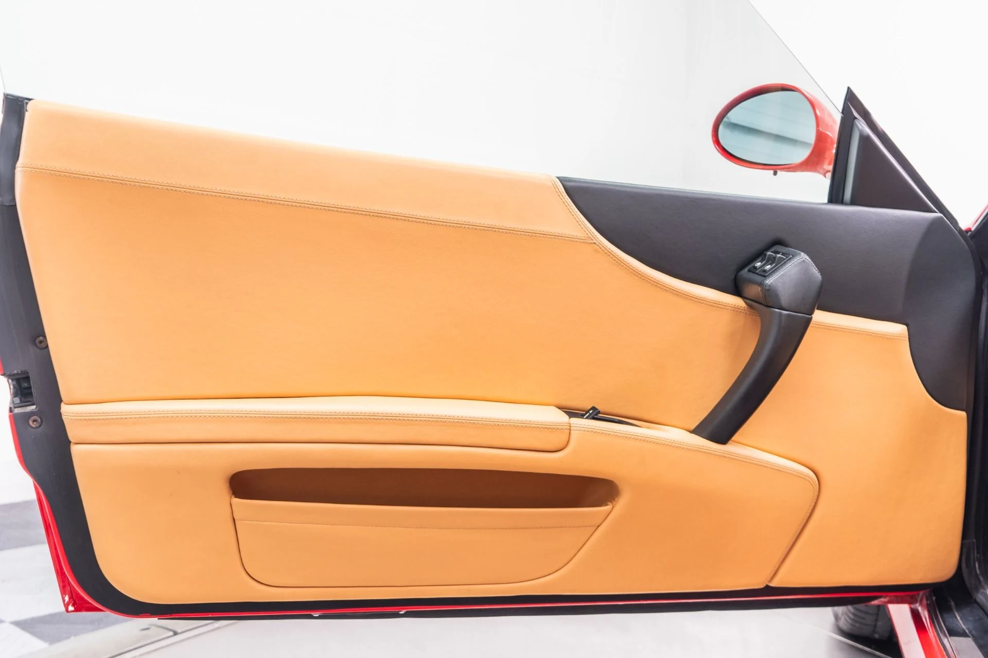 mph039_2284309656_Used_2001_Ferrari_550_Maranello_1777496716_2a49bf0adf