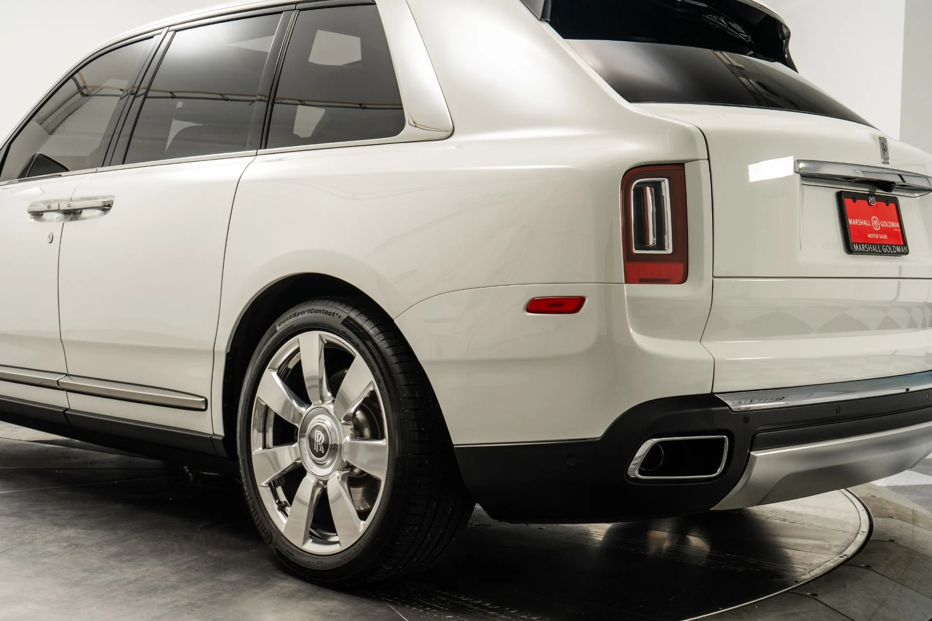 mph039_2287906608_Used_2020_Rolls_Royce_Cullinan_1759852565_a0fa7656b1