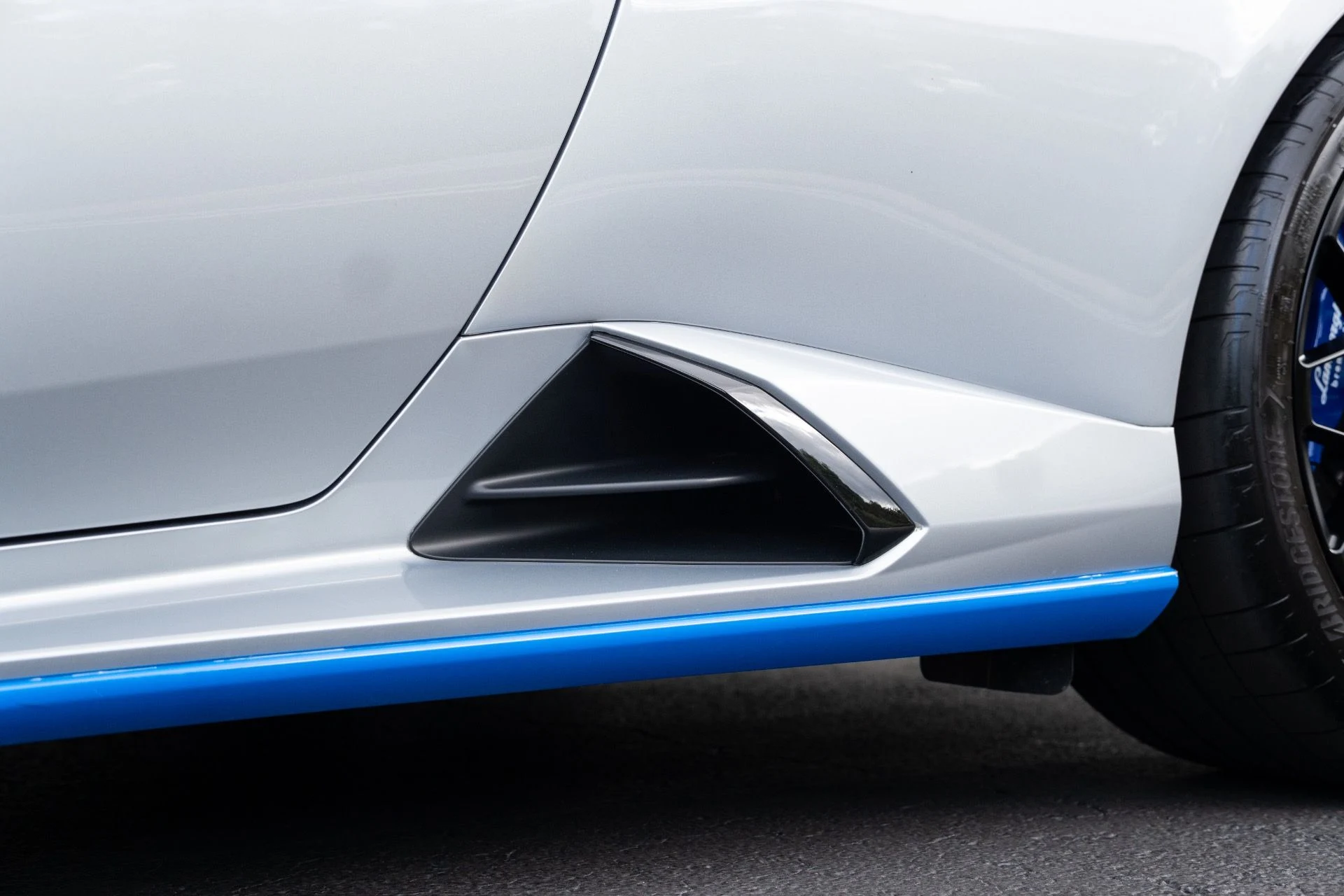 mph039_2291599278_Used_2023_Lamborghini_Huracan_STO_1770160431_6785304b06