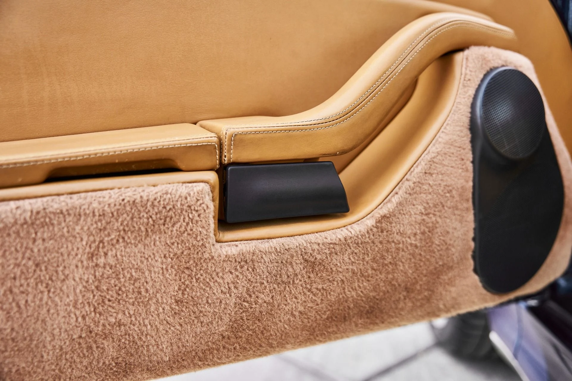 mph039_2297227102_Used_1997_Porsche_911_Turbo_1770864823_ba5614a49a