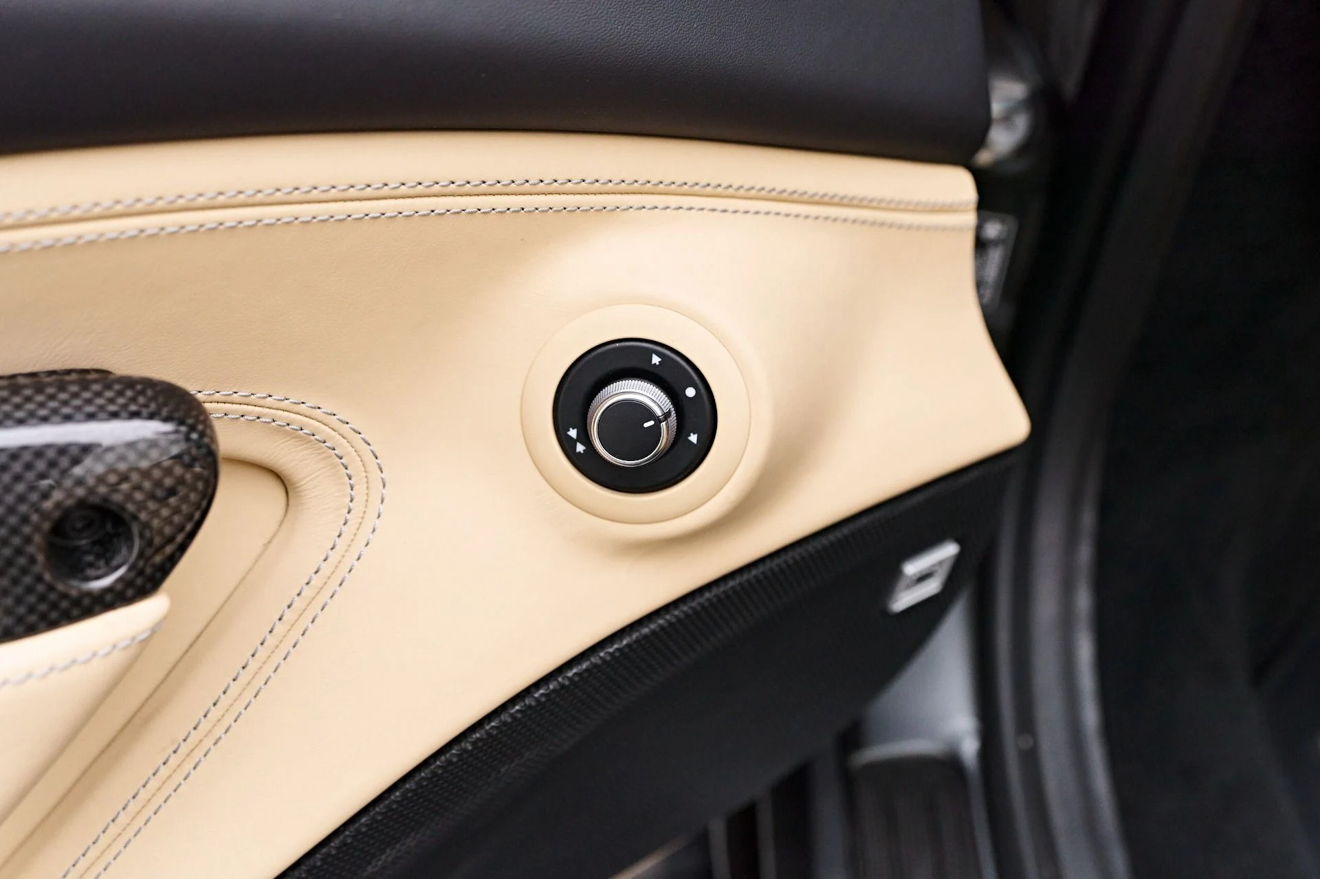 mph039_2323538524_Used_2022_Ferrari_F8_Spider_Base_1769106989_76a77188db