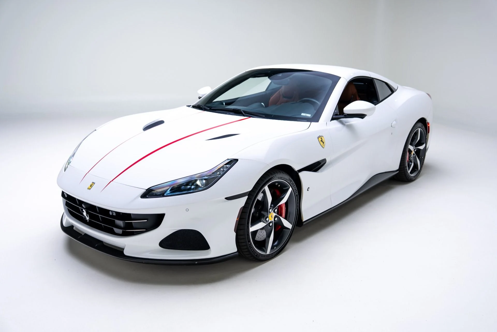 mph039_2324089262_Used_2022_Ferrari_Portofino_M_1769556152_54294b3593