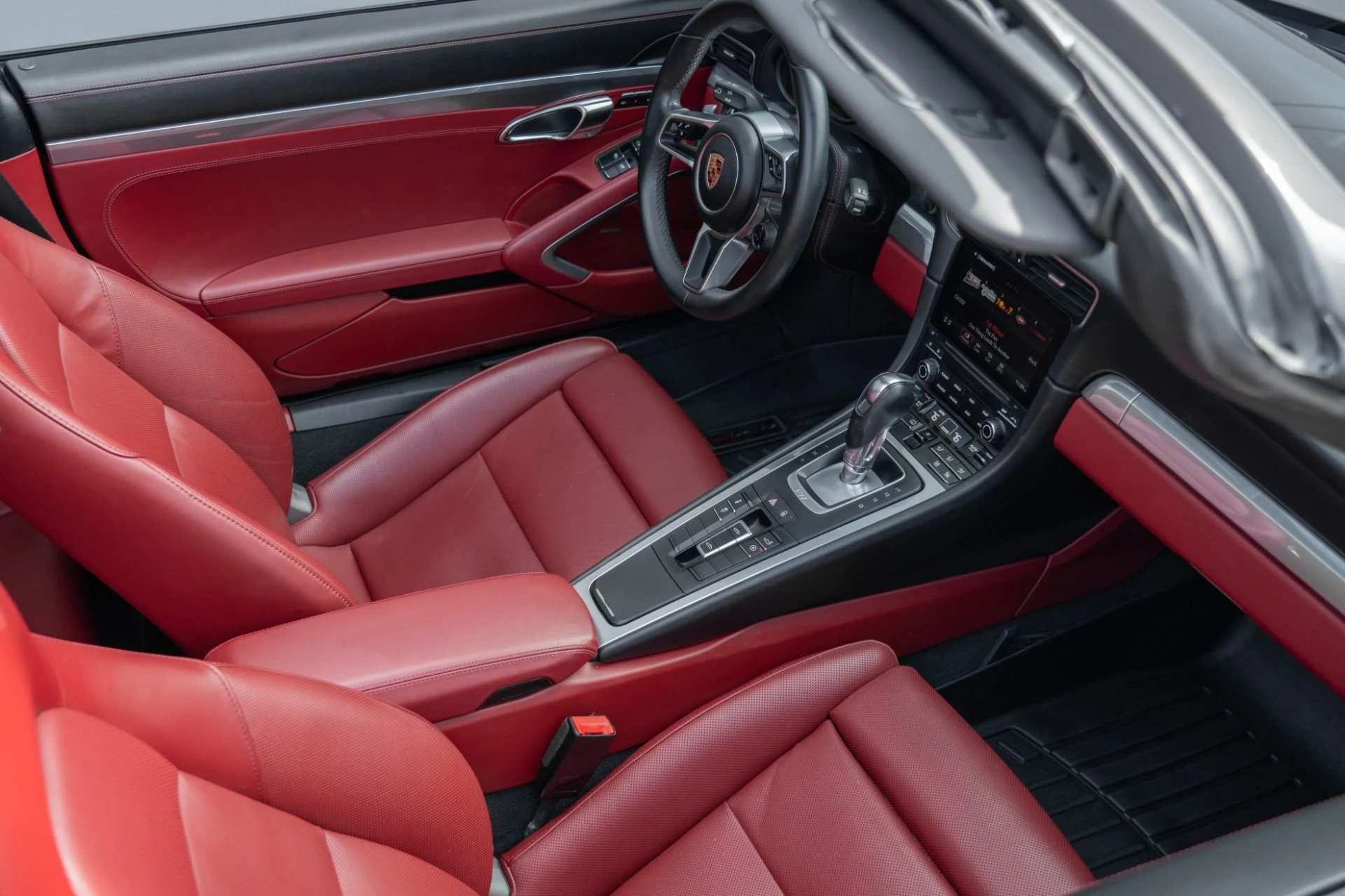 mph039_2337724243_Used_2017_Porsche_911_Targa_4_S_1761592215_b6bfeaee6c