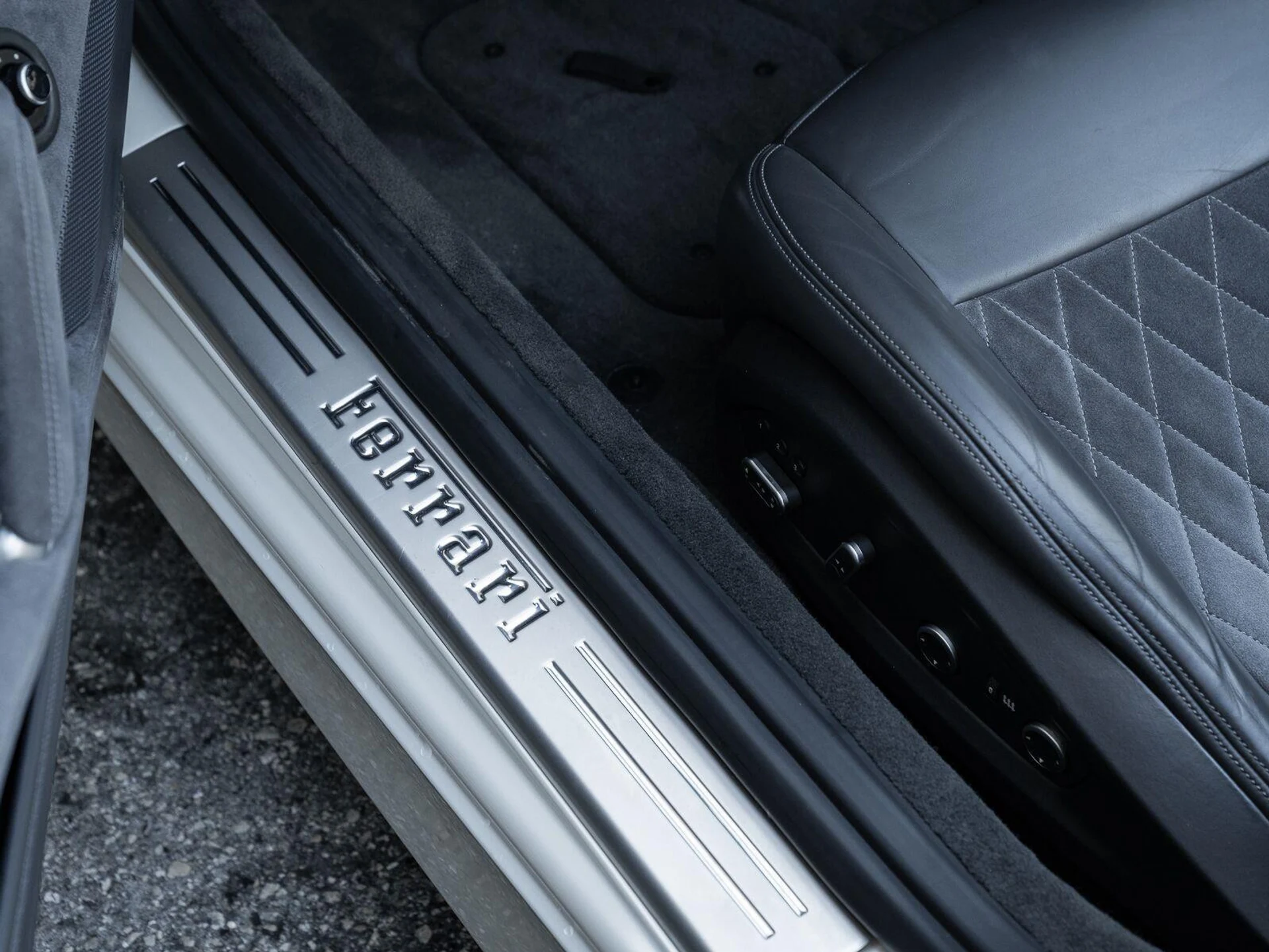 mph039_2338767833_Used_2015_Ferrari_California_T_1793034447_692ca329fd