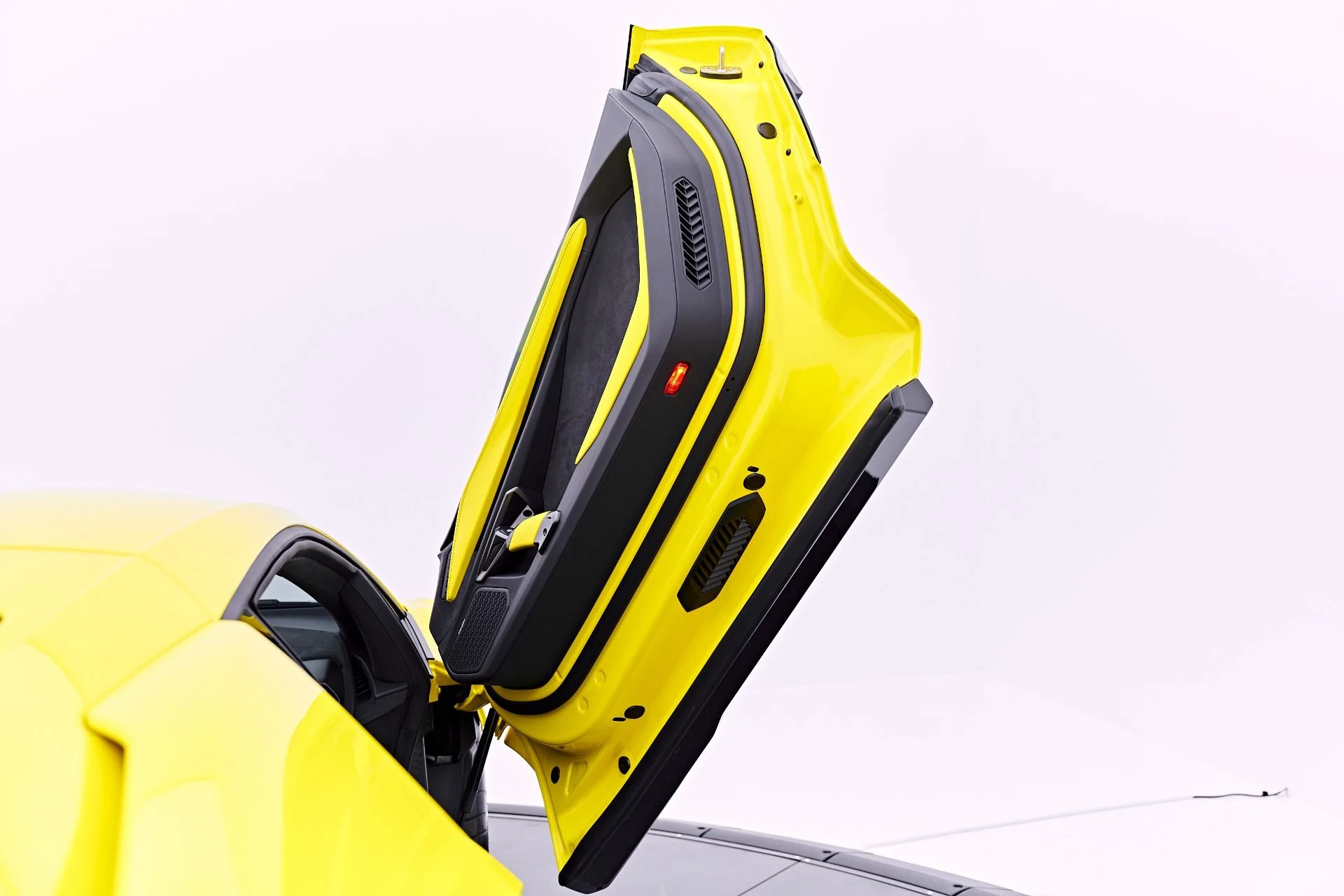 mph039_234039009_Used_2026_Lamborghini_Revuelto_Base_1782198266_5966cf174a