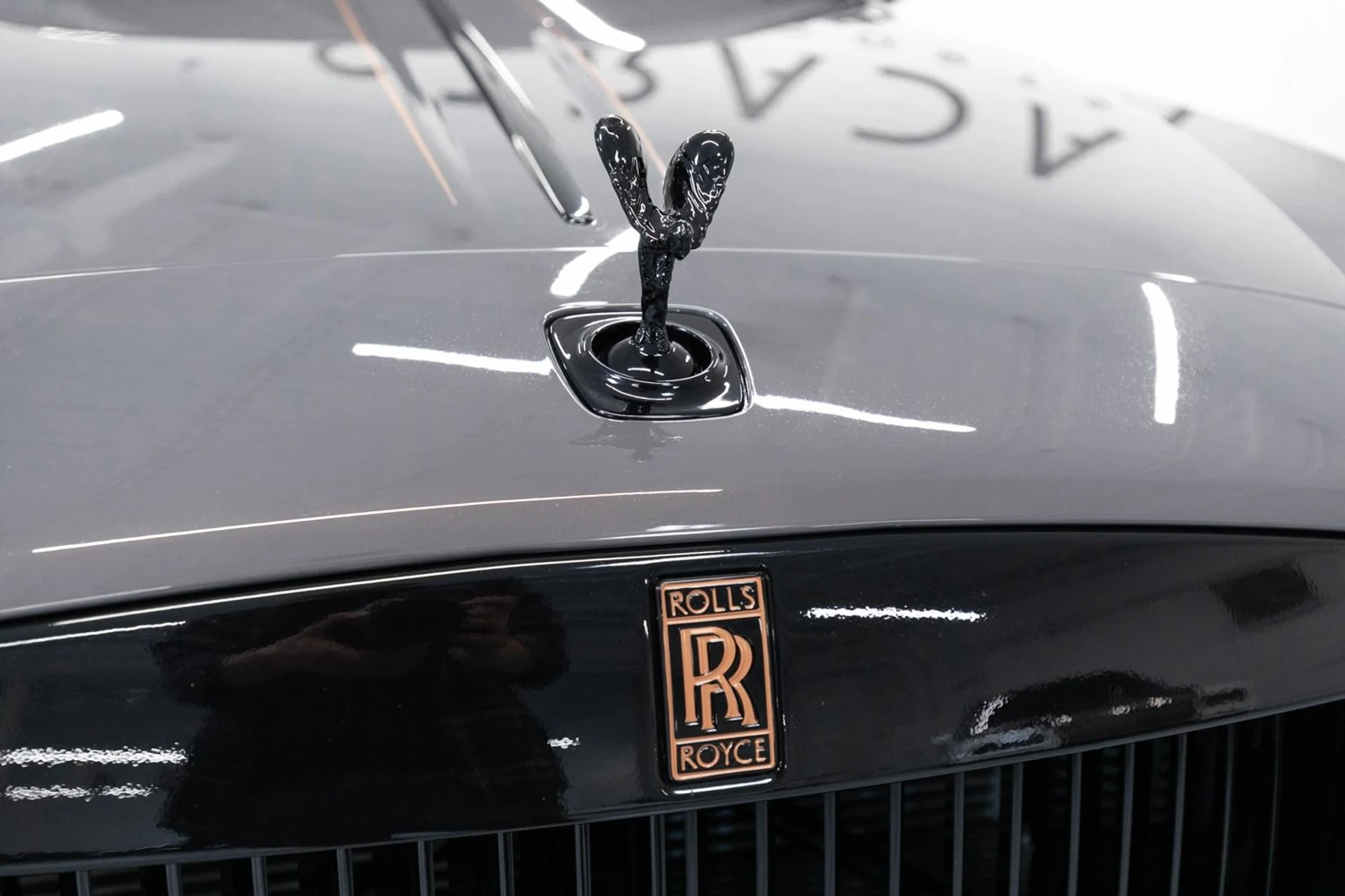 mph039_2343510714_Used_2018_Rolls_Royce_Wraith_Luminary_Collection_1708563018_dc54e85715