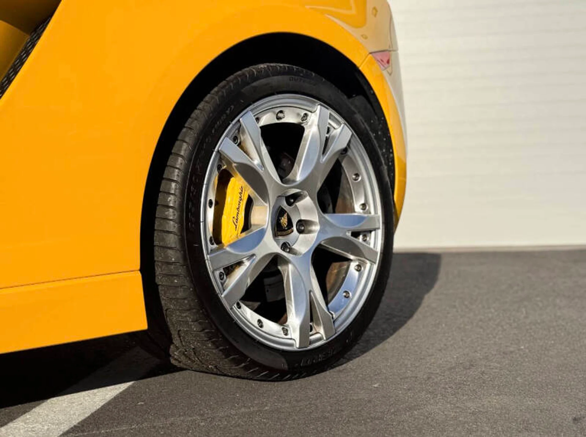 mph039_2353520884_2008_lamborghini_gallardo_base_awd_2dr_coupe_24801d2ad3