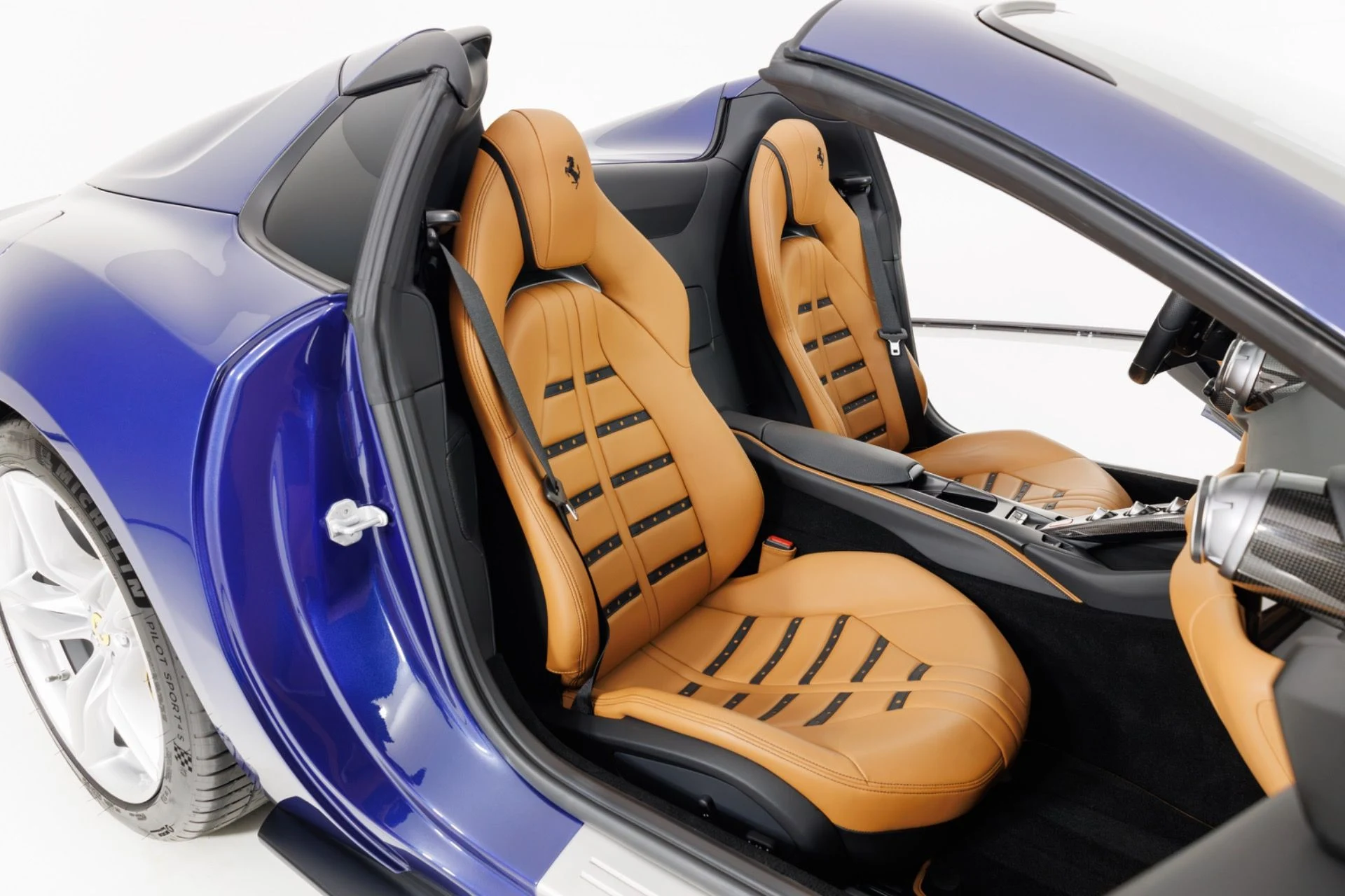 mph039_2369569275_Used_2021_Ferrari_812_GTS_1786404026_f7c3162c6a