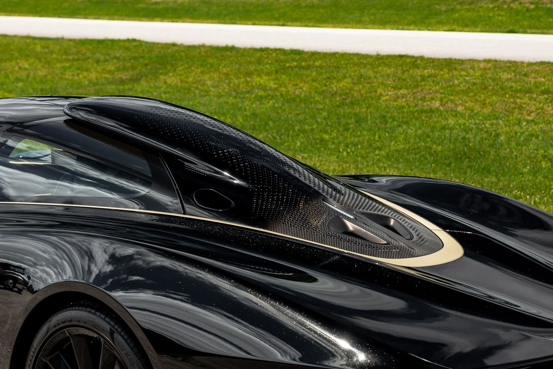mph039_2372901167_Used_2020_Mc_Laren_Speedtail_XP_10_Bespoke_62764195b1