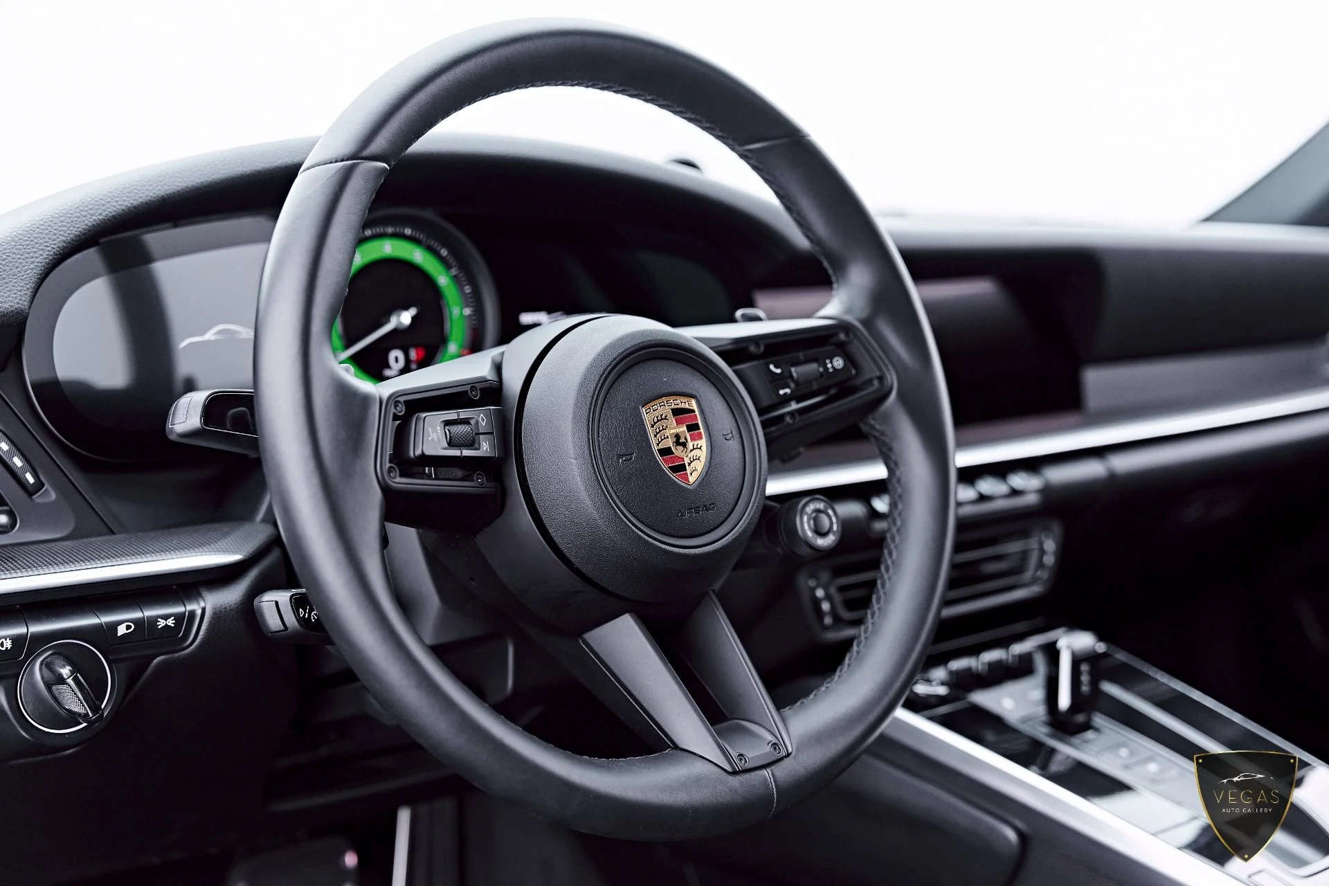 mph039_2375060949_Used_2023_Porsche_911_Carrera_1783043035_9e451d313b