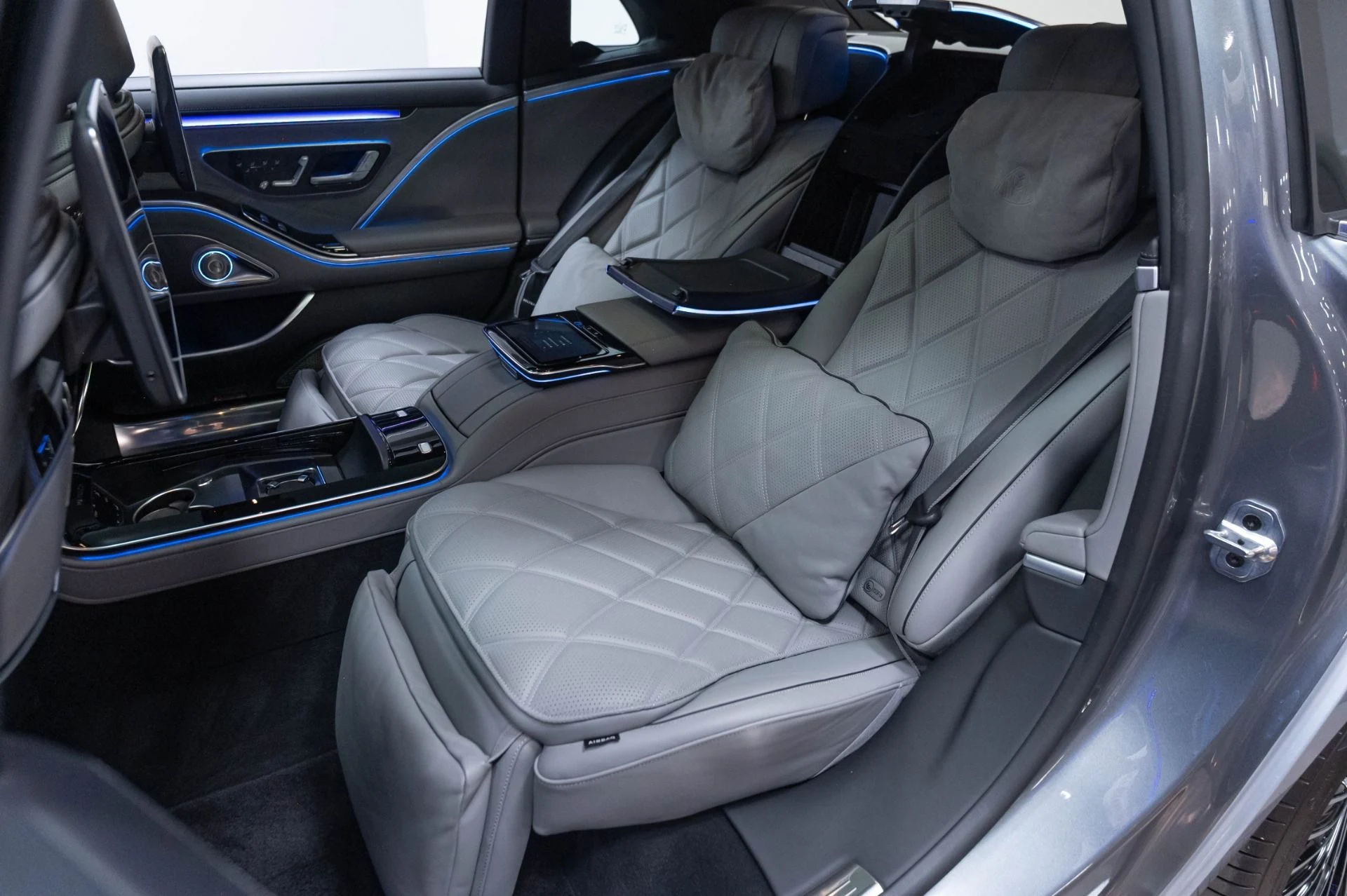 mph039_2377142032_Used_2024_Mercedes_Benz_S_Class_Maybach_S_680_4_MATIC_1783529476_3a7bea6435