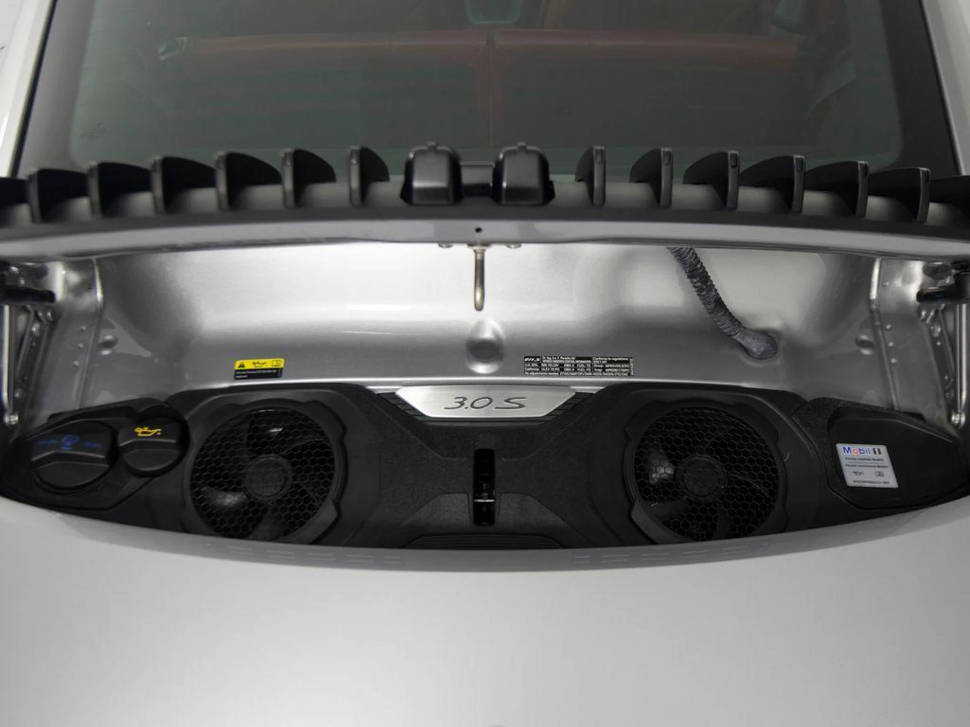 mph039_2381356946_p0p_UCZR_5nig8_OR_8_J_Gx0y9ts_p0_fde32f7f69