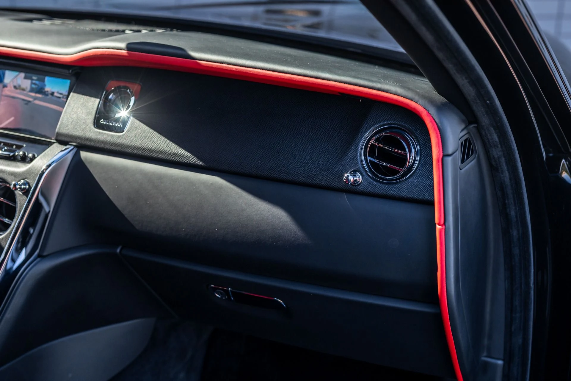 mph039_2386804347_Used_2021_Rolls_Royce_Cullinan_1698712235_5cb1b9ac95