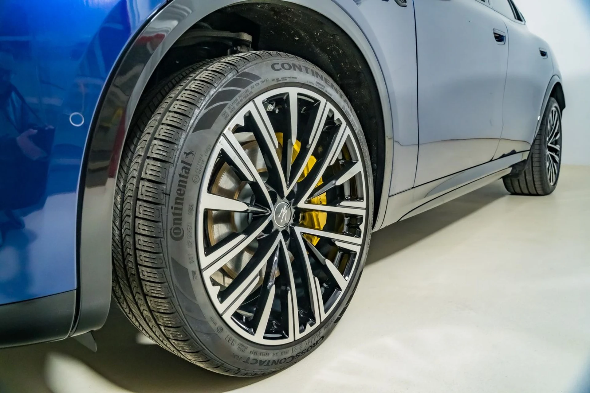 mph039_2391118425_487a10704557464eb7a2c8eaa2f4c0ae_f29932170d