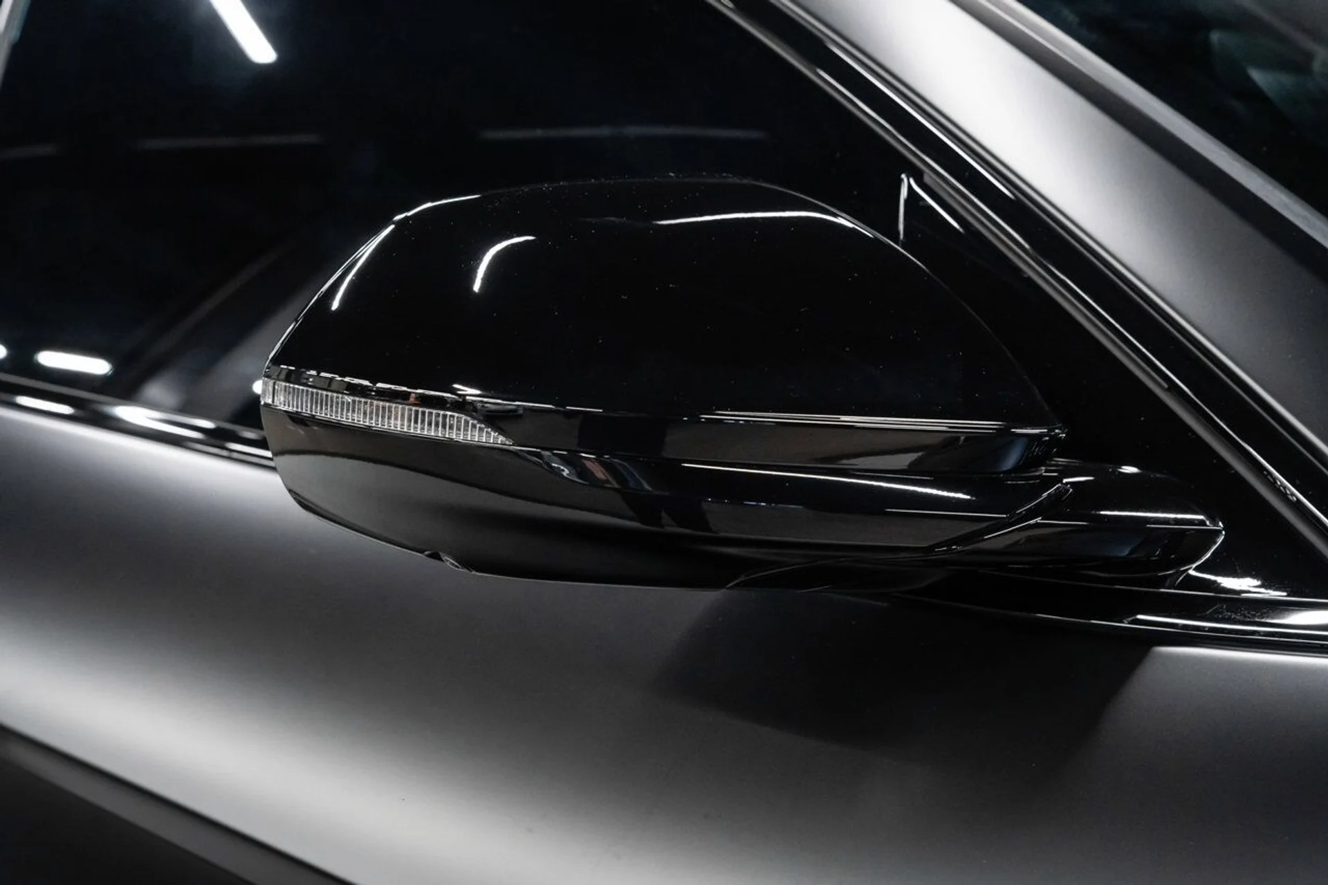 mph039_239327024_lamborghini_urus_2023_28ad24af93