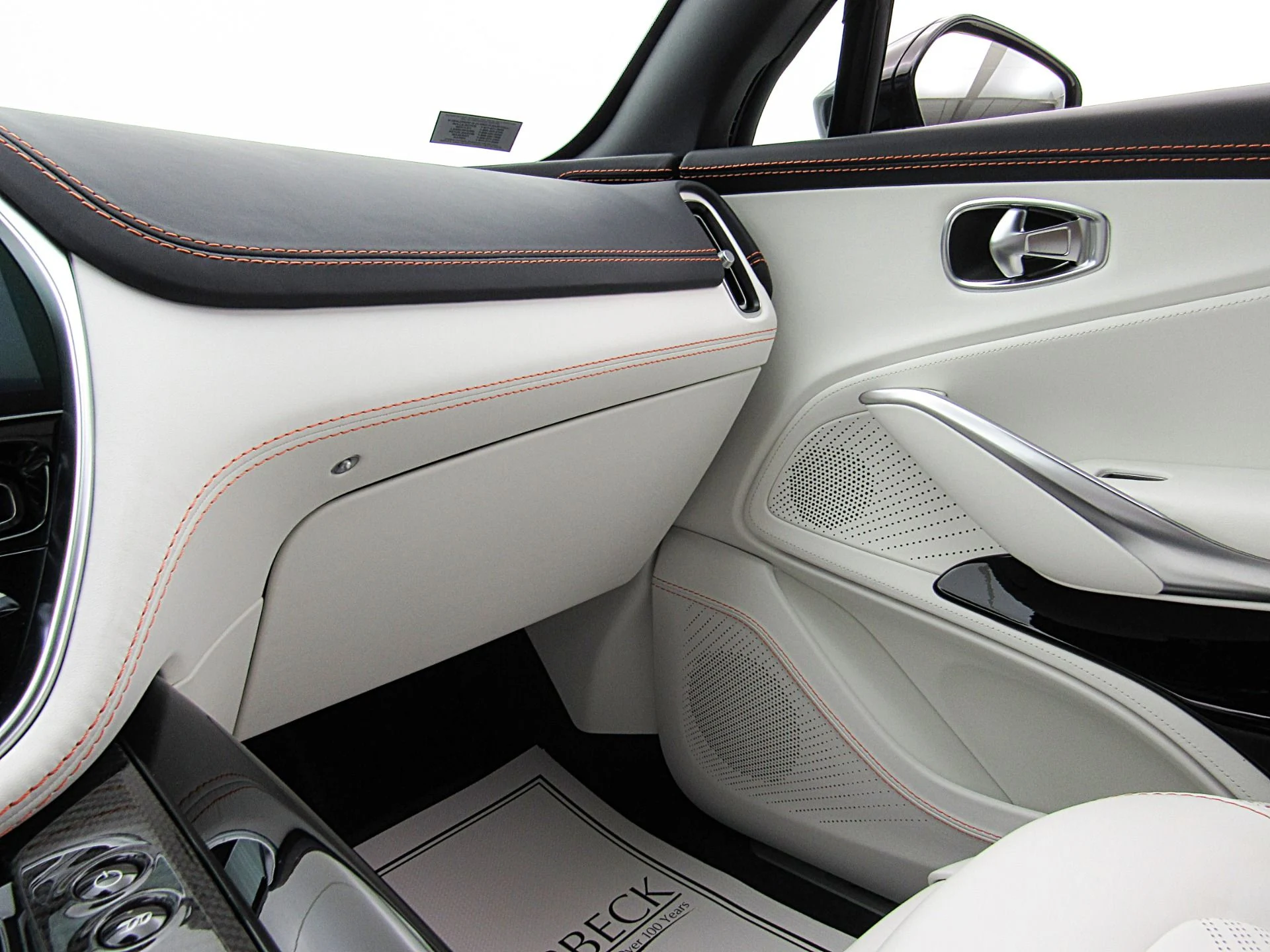 mph039_2394043522_Used_2023_Aston_Martin_DBX_707_21f99b0017