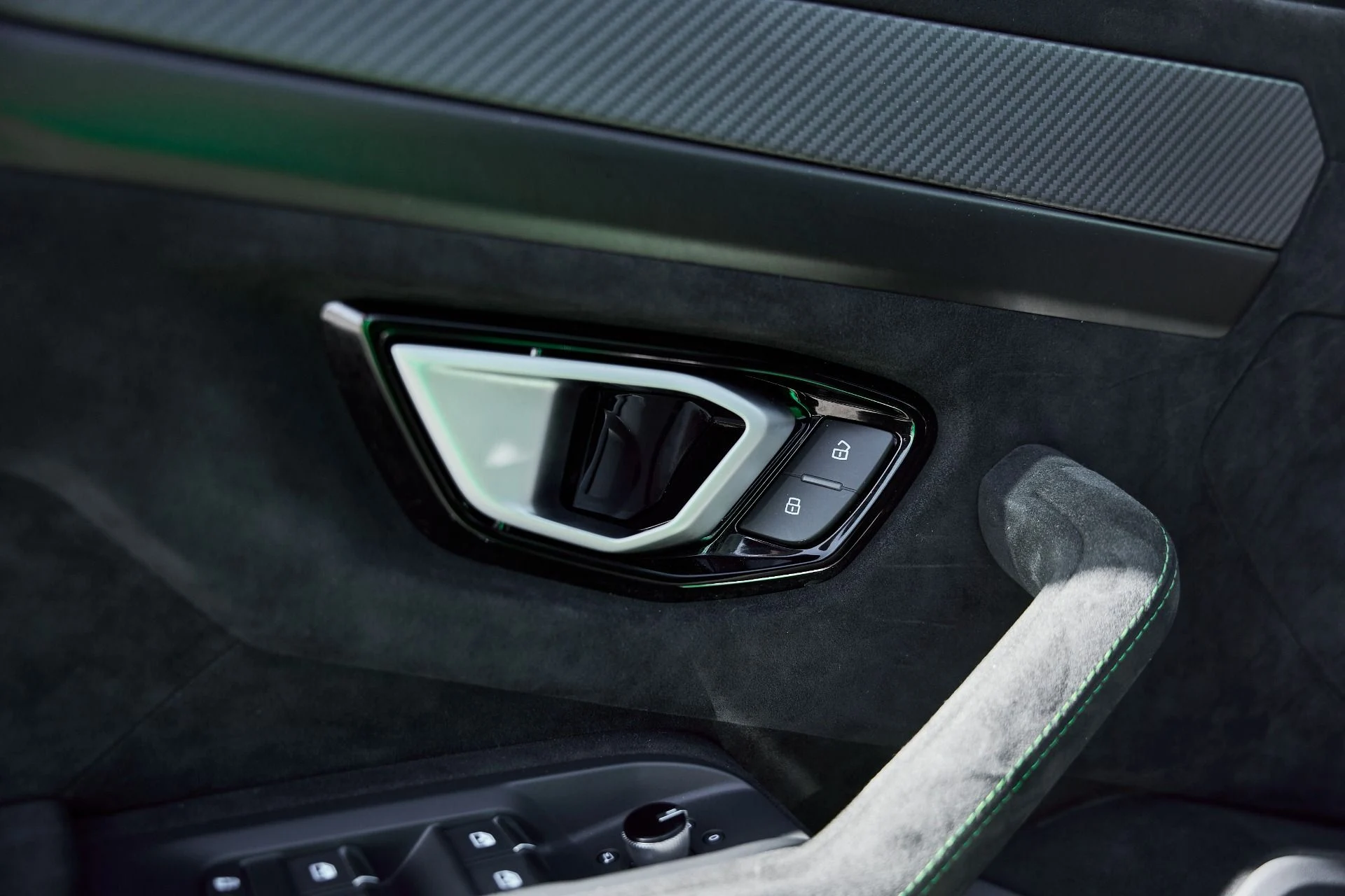 mph039_2402233834_Used_2024_Lamborghini_Urus_Performante_1770171867_bf68e07535