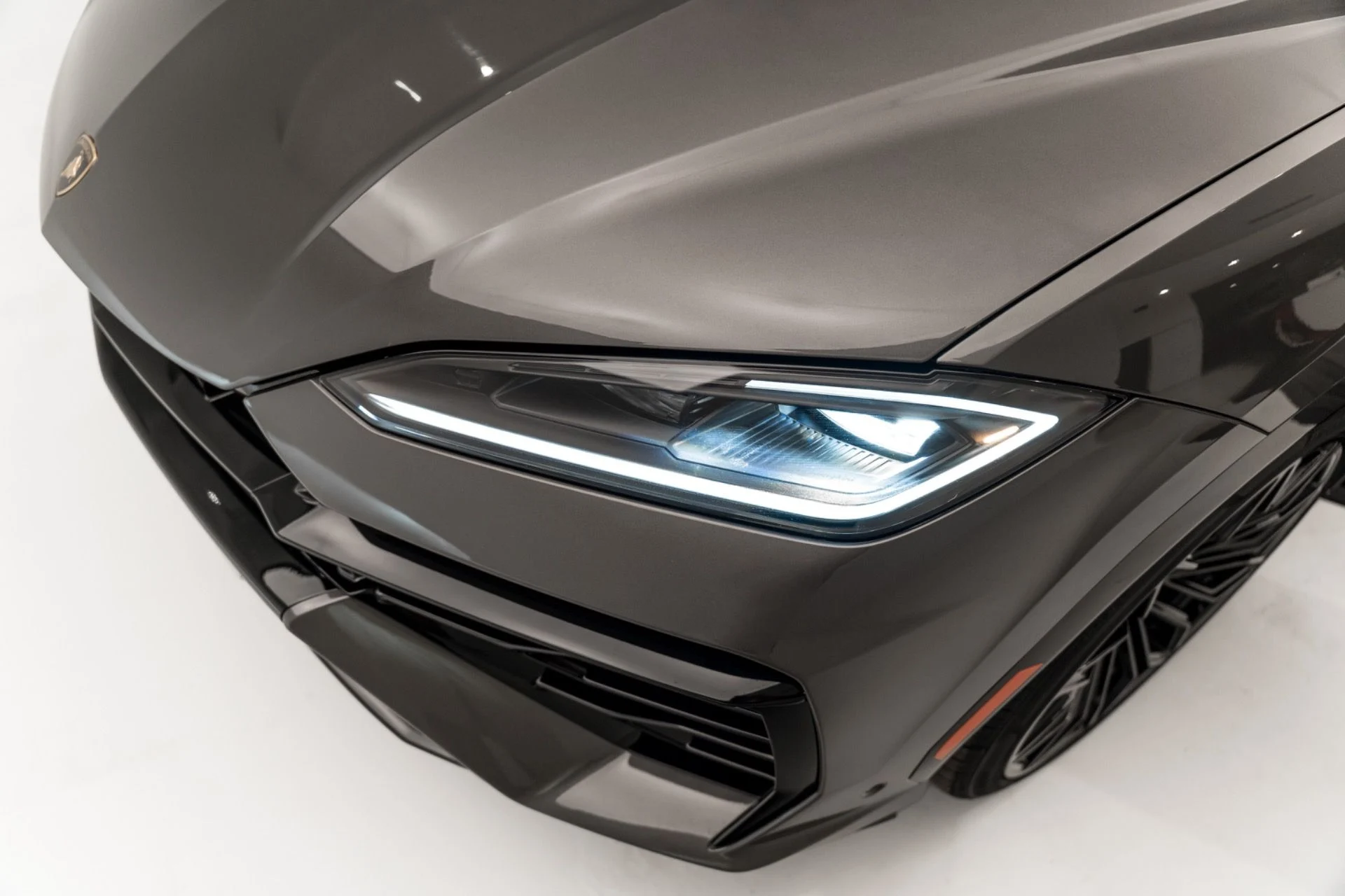 mph039_2404828160_Used_2025_Lamborghini_Urus_SE_1792099586_24cf2af7ea