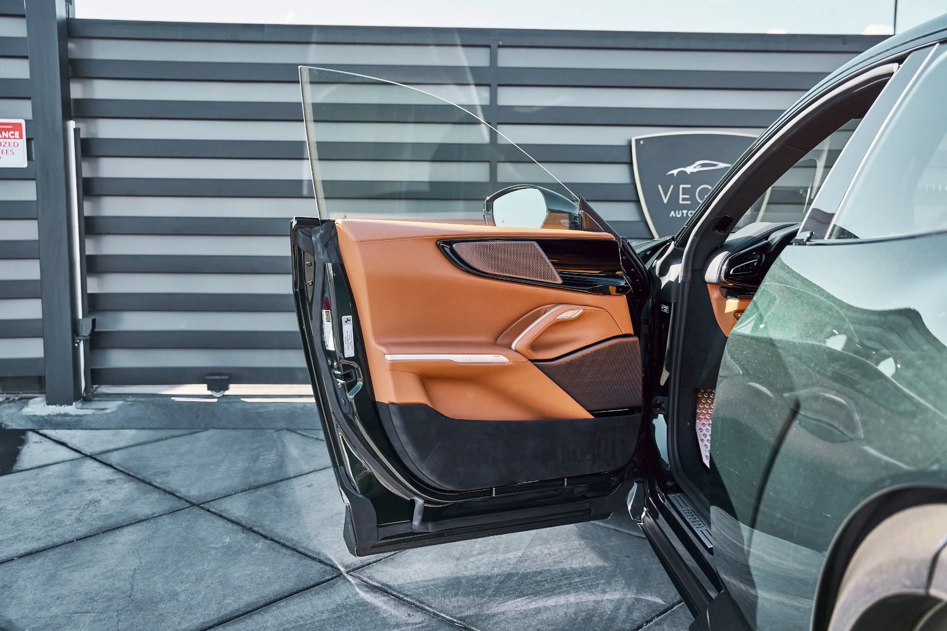 mph039_2409716707_Used_2026_Ferrari_Purosangue_1771462134_82e6d995ad