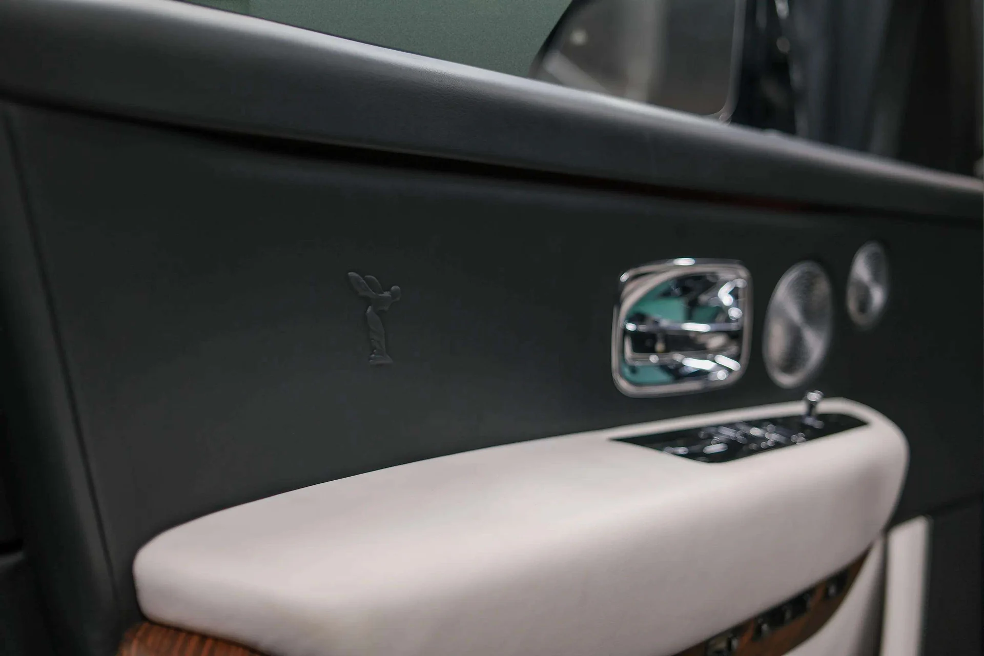 mph039_2412444755_9461a39a_d2ee_47a8_9f6b_f5c8d74dbf45_519fc763d6