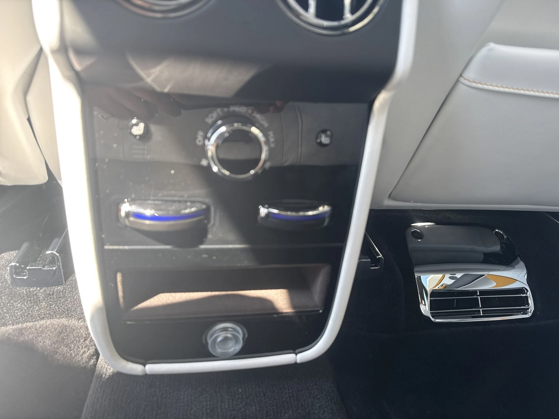 mph039_2417071026_cb7a3dcc53b7765cdb3a9f857ecd42fcx_24d7a74d8a