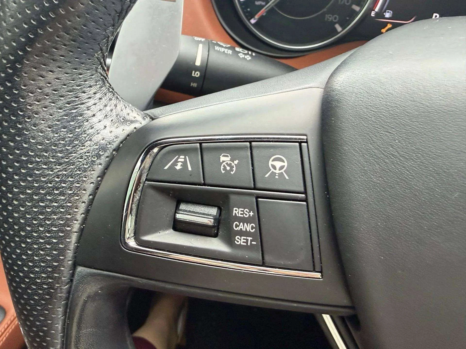 mph039_2432329637_6887a1f65b244e90a8e480f56b724244_021f973ae3