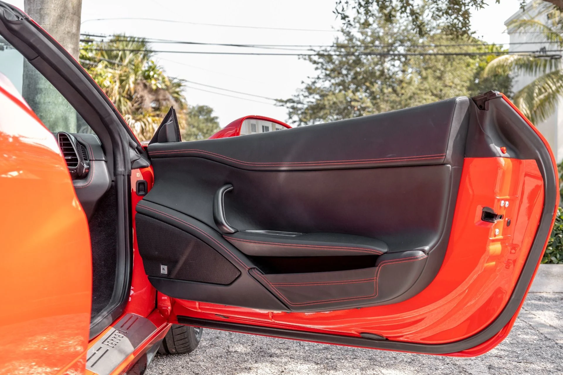mph039_243355856_Used_2013_Ferrari_458_Spider_Front_Rear_Parking_Sensors_Front_Lift_Carbon_Dash_Inserts_Central_Bridge_1655238519_ab78cb5858