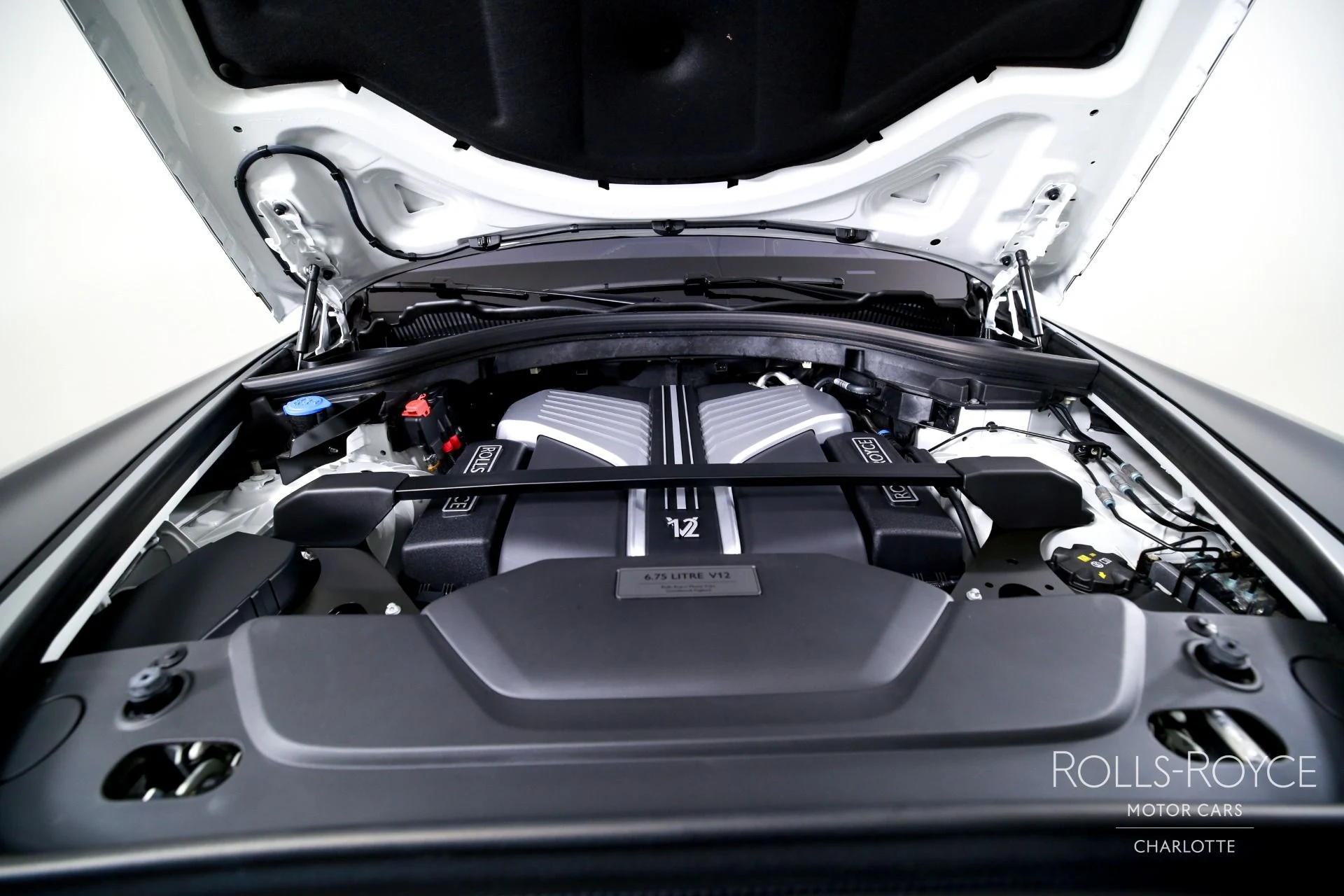 mph039_2434435272_Used_2024_Rolls_Royce_Cullinan_1789421312_3f09b0785c