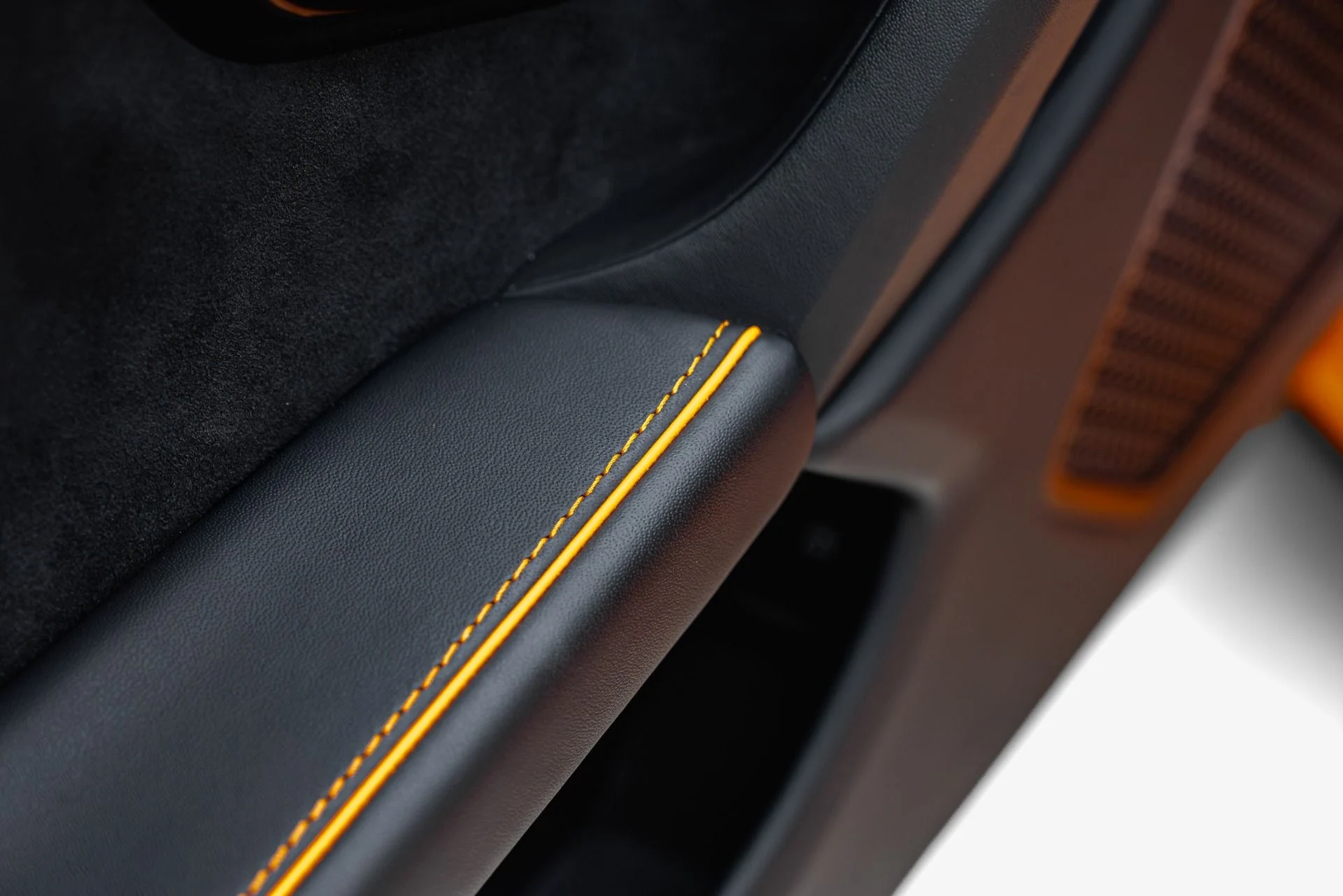 mph039_2435648576_Used_2023_Lamborghini_Huracan_EVO_RWD_1783715395_5e5ec78cba