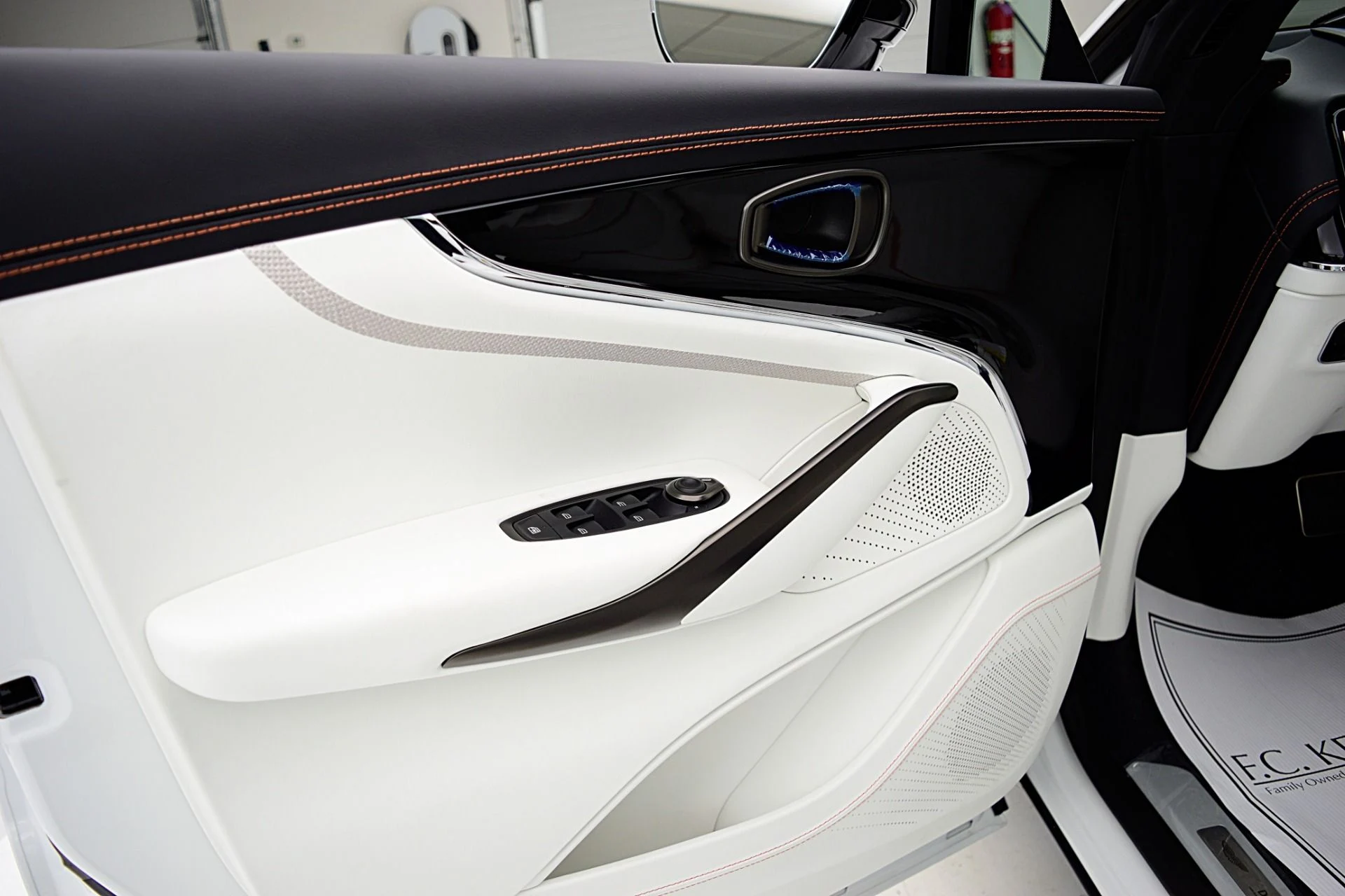 mph039_2439770700_New_2025_Aston_Martin_DBX_707_175f02fa8b