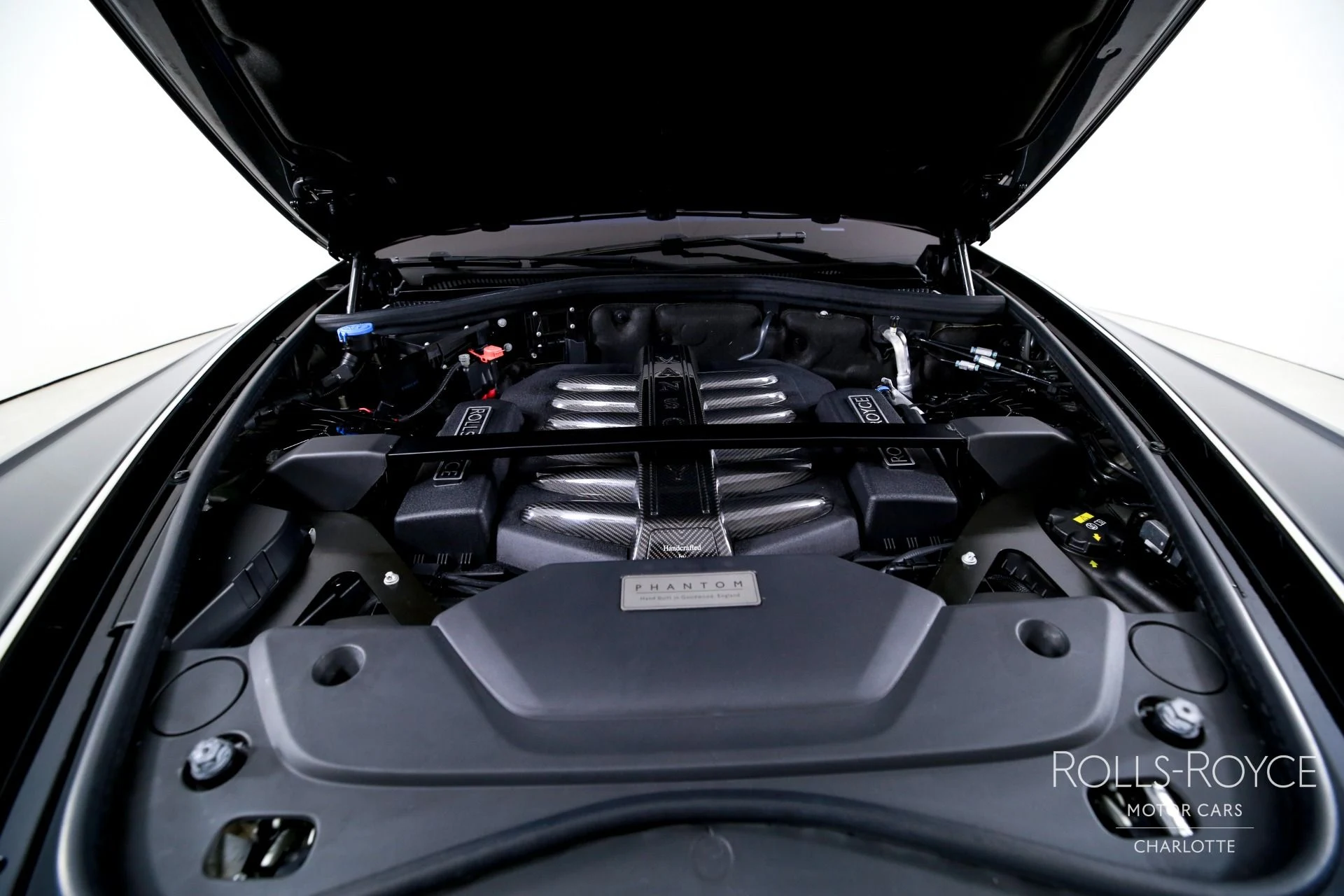 mph039_2444544008_Used_2018_Rolls_Royce_Phantom_1776373846_63926a3c57