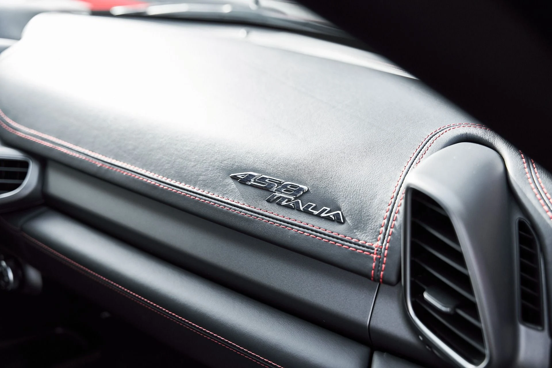 mph039_2460456746_Used_2012_Ferrari_458_Italia_Base_1766458178_9f9d6f4ad9