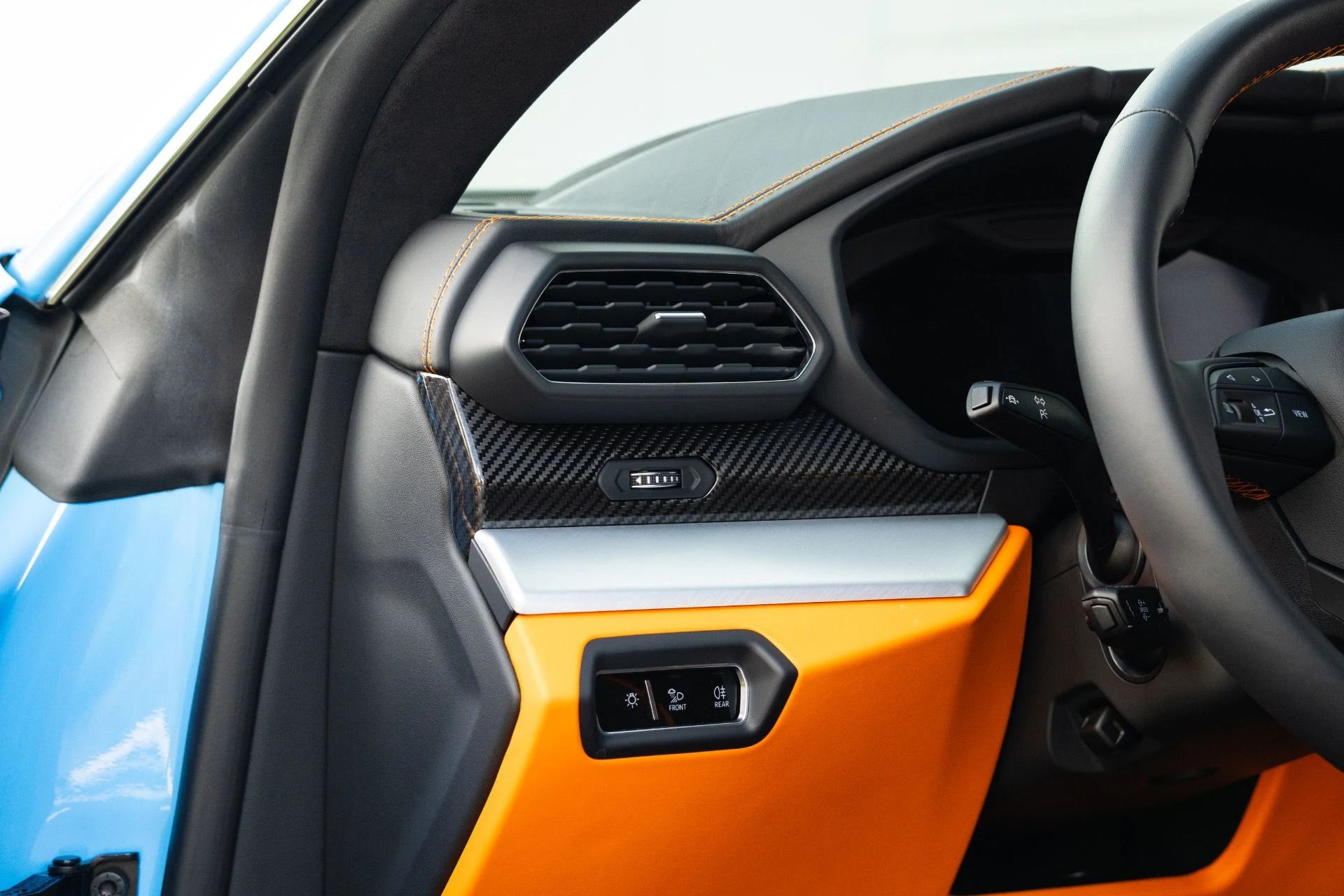 mph039_2460621405_Used_2024_Lamborghini_Urus_S_1773951175_f4b0dbce9b