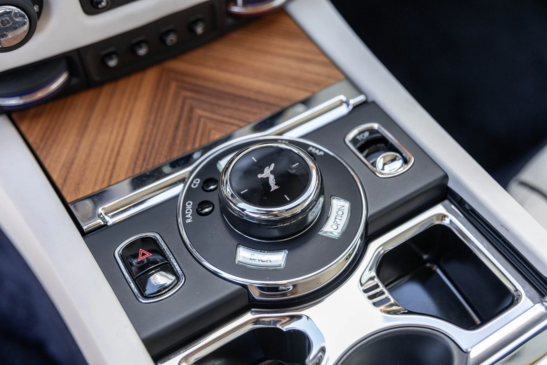 mph039_2467458836_Hi_Tech_Luxury_Imports_LLC_SCA_666_D50_HU_107224_image_39_83d7382a71