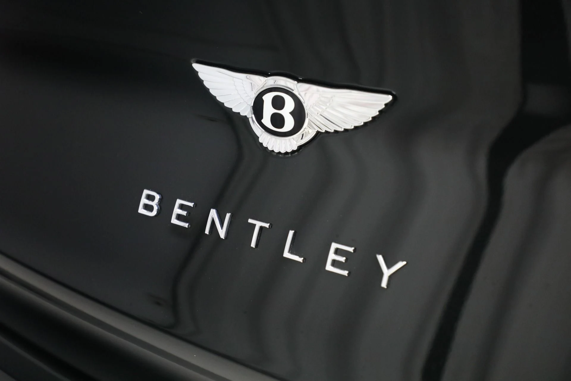 mph039_2469362728_Used_2024_Bentley_Bentayga_EWB_Azure_V8_80eb7d16ee